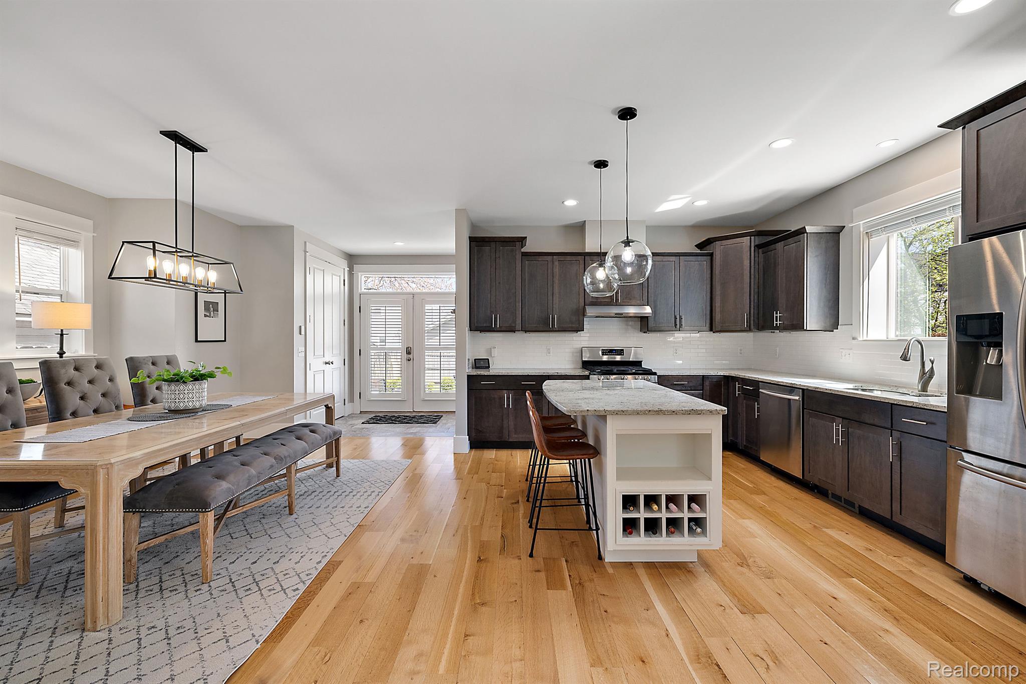 406 N ALTADENA Avenue