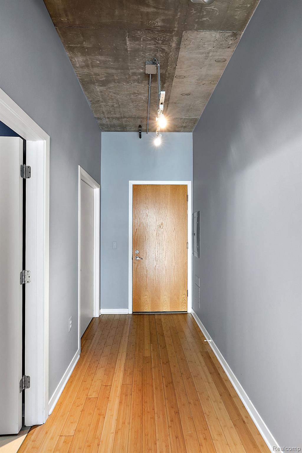 100 W 5TH Street 606