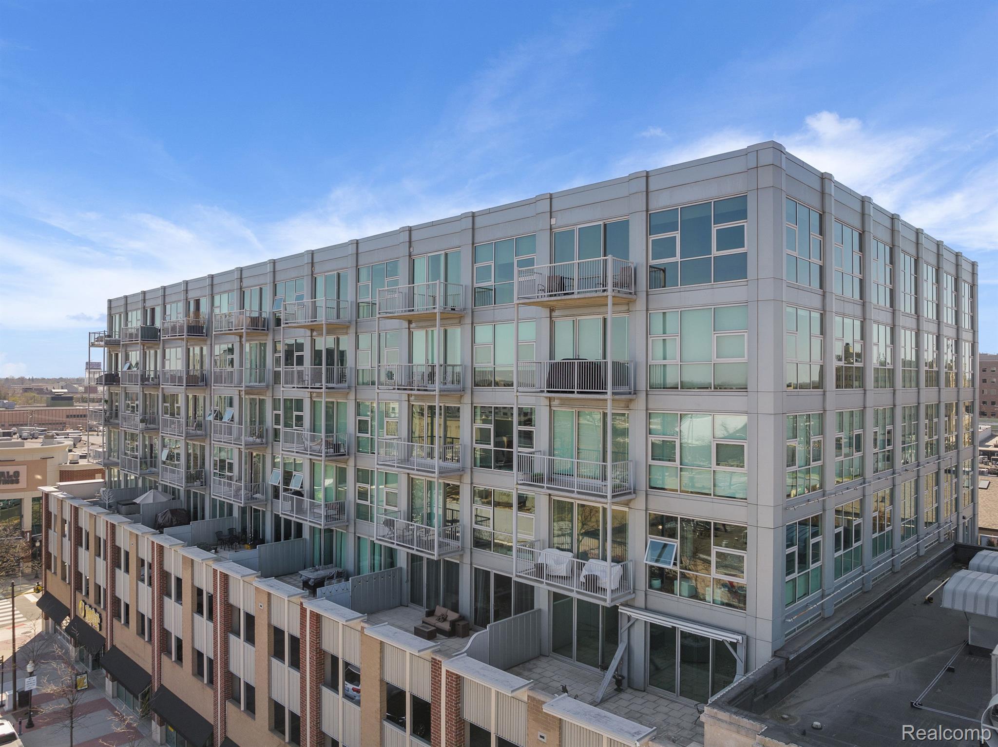 100 W 5TH Street 606