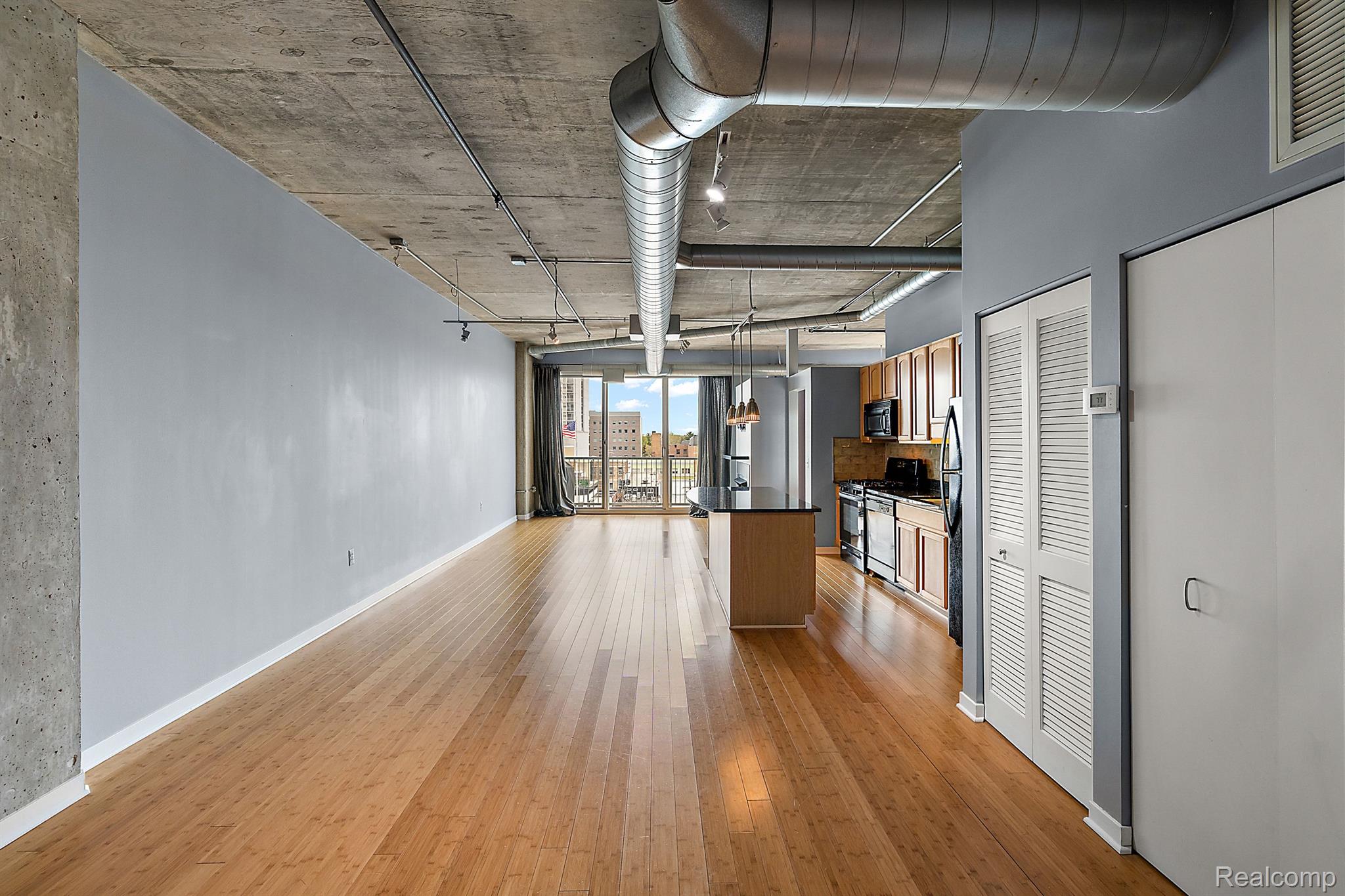 100 W 5TH Street 606