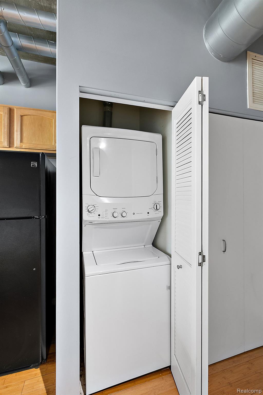 100 W 5TH Street 606