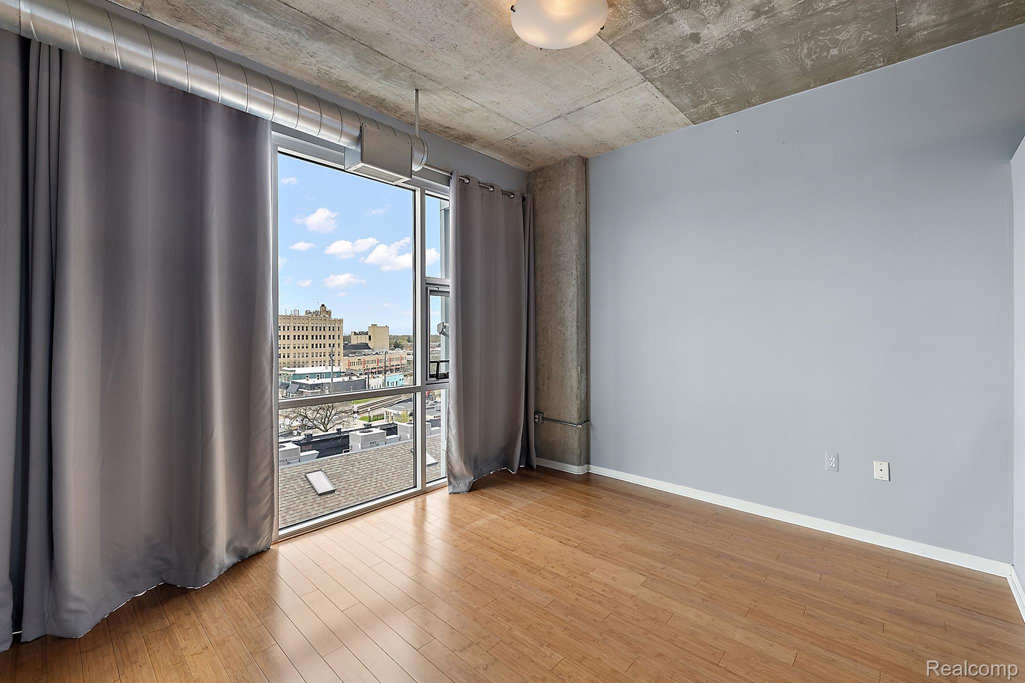 100 W 5TH Street 606