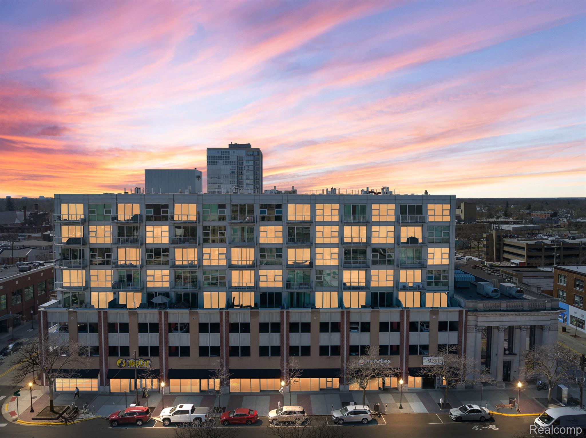 100 W 5TH Street 606