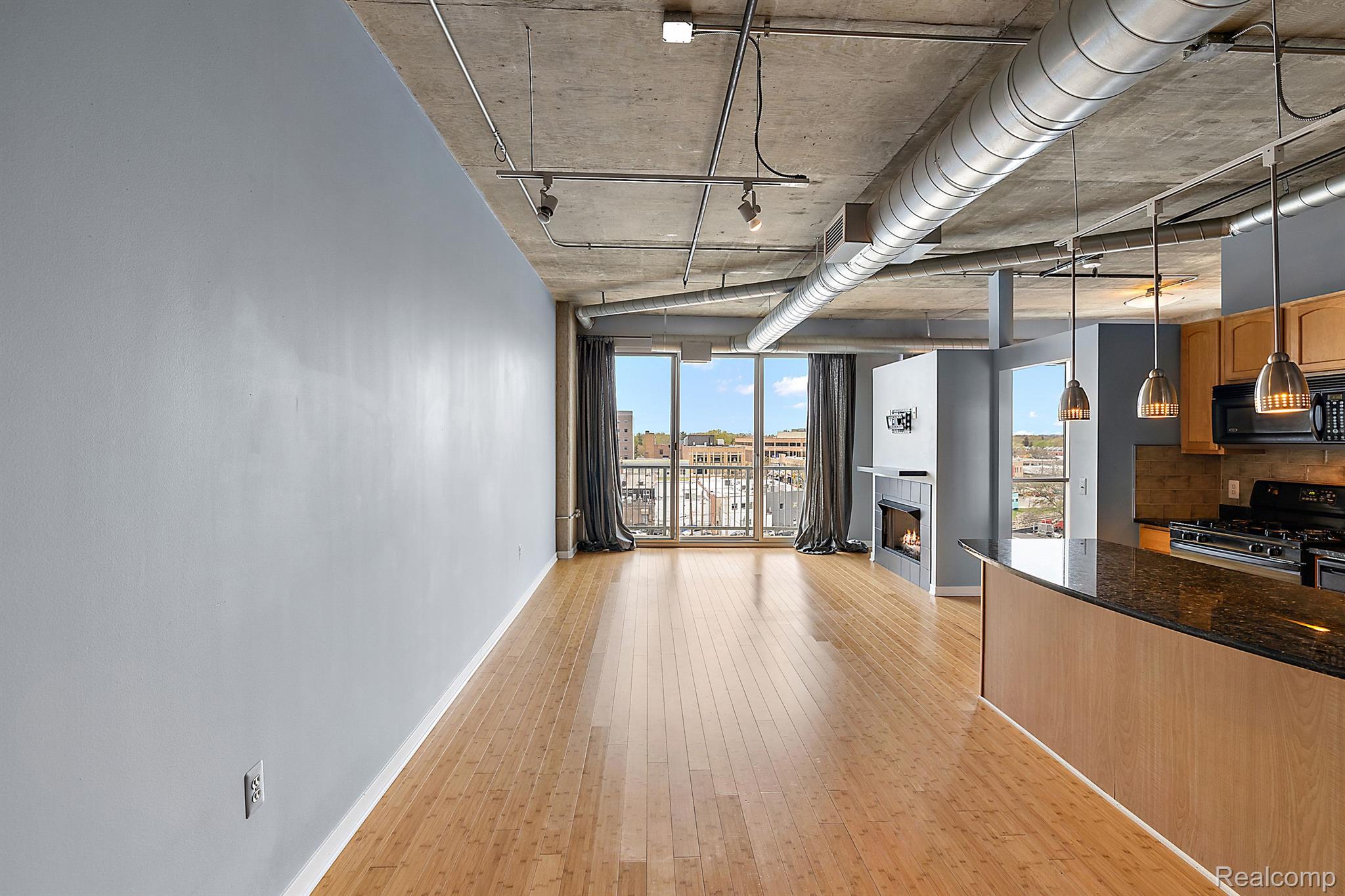 100 W 5TH Street 606