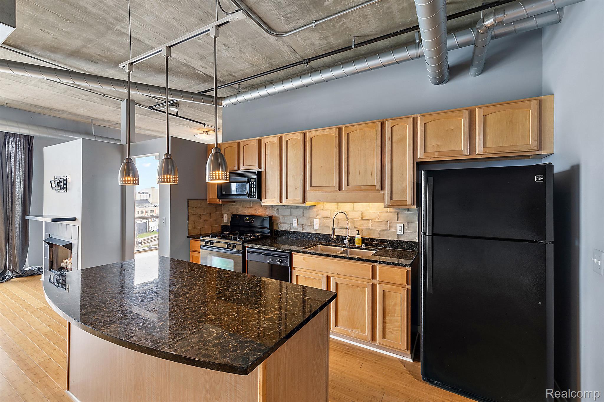 100 W 5TH Street 606