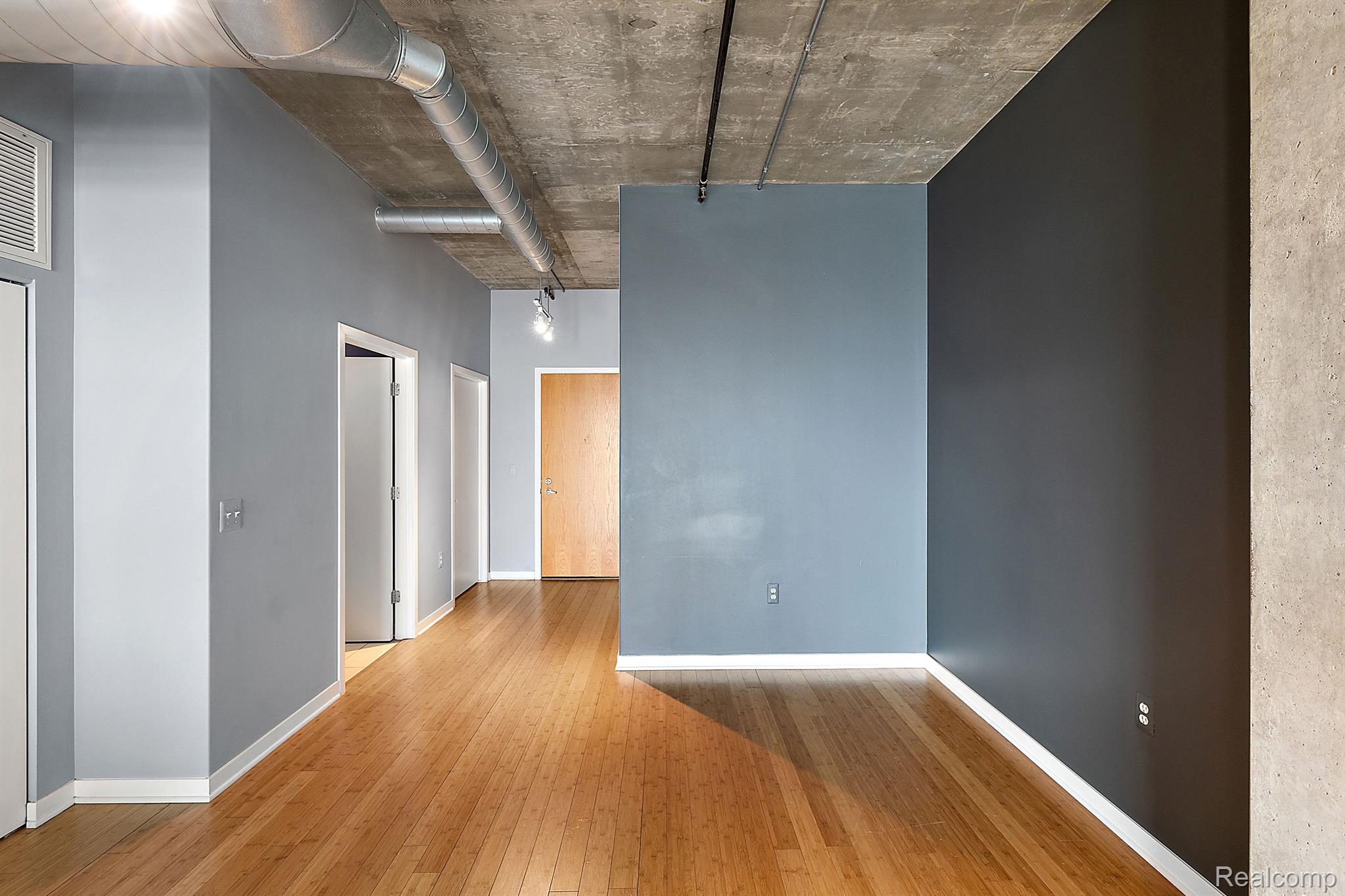 100 W 5TH Street 606