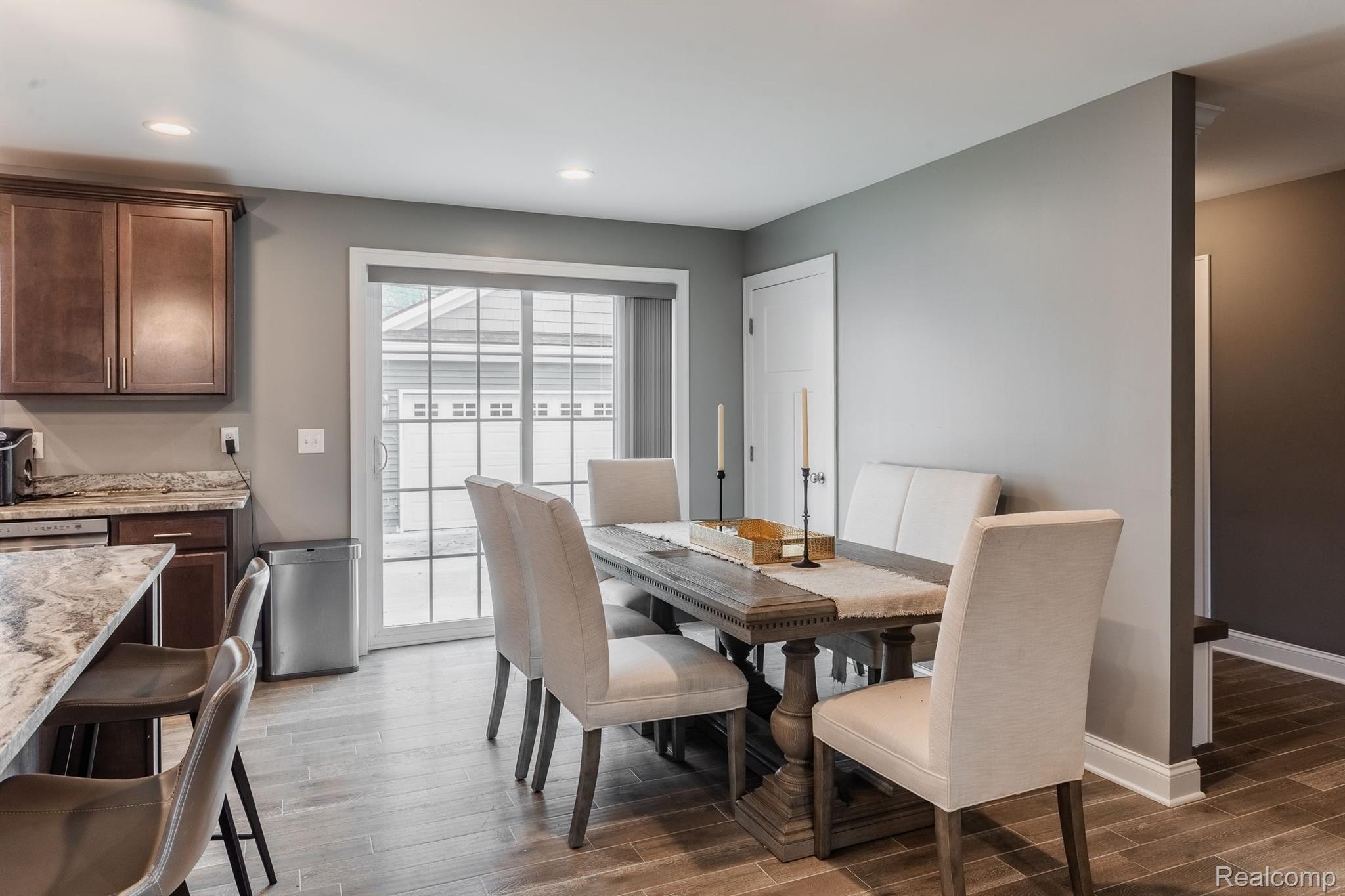 1686 BROWNING Street