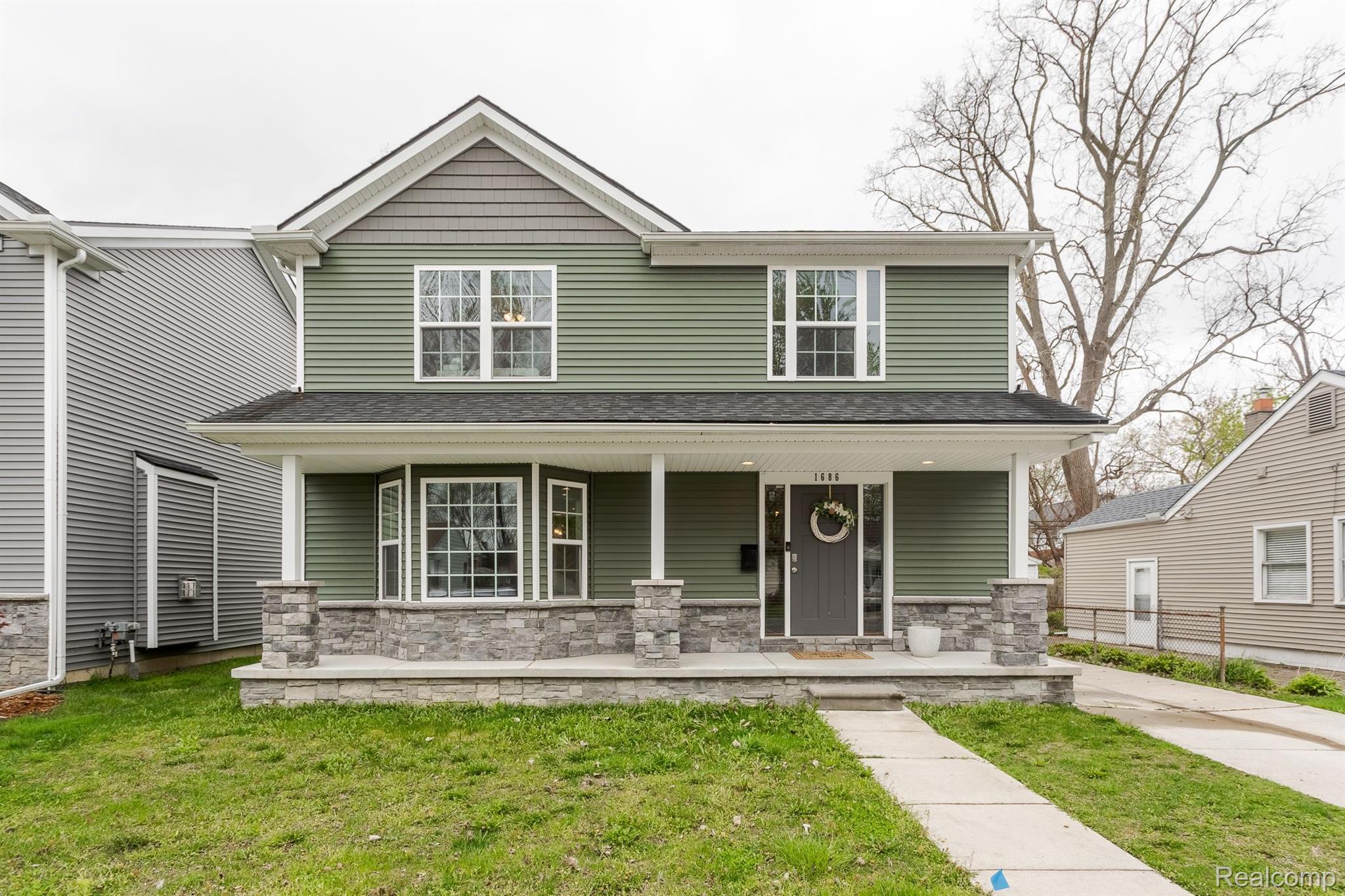 1686 BROWNING Street