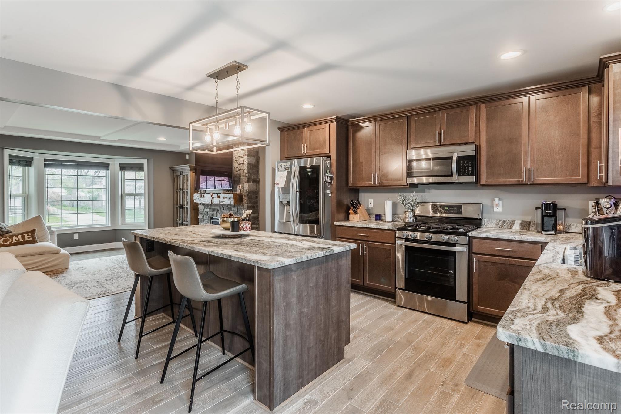 1686 BROWNING Street