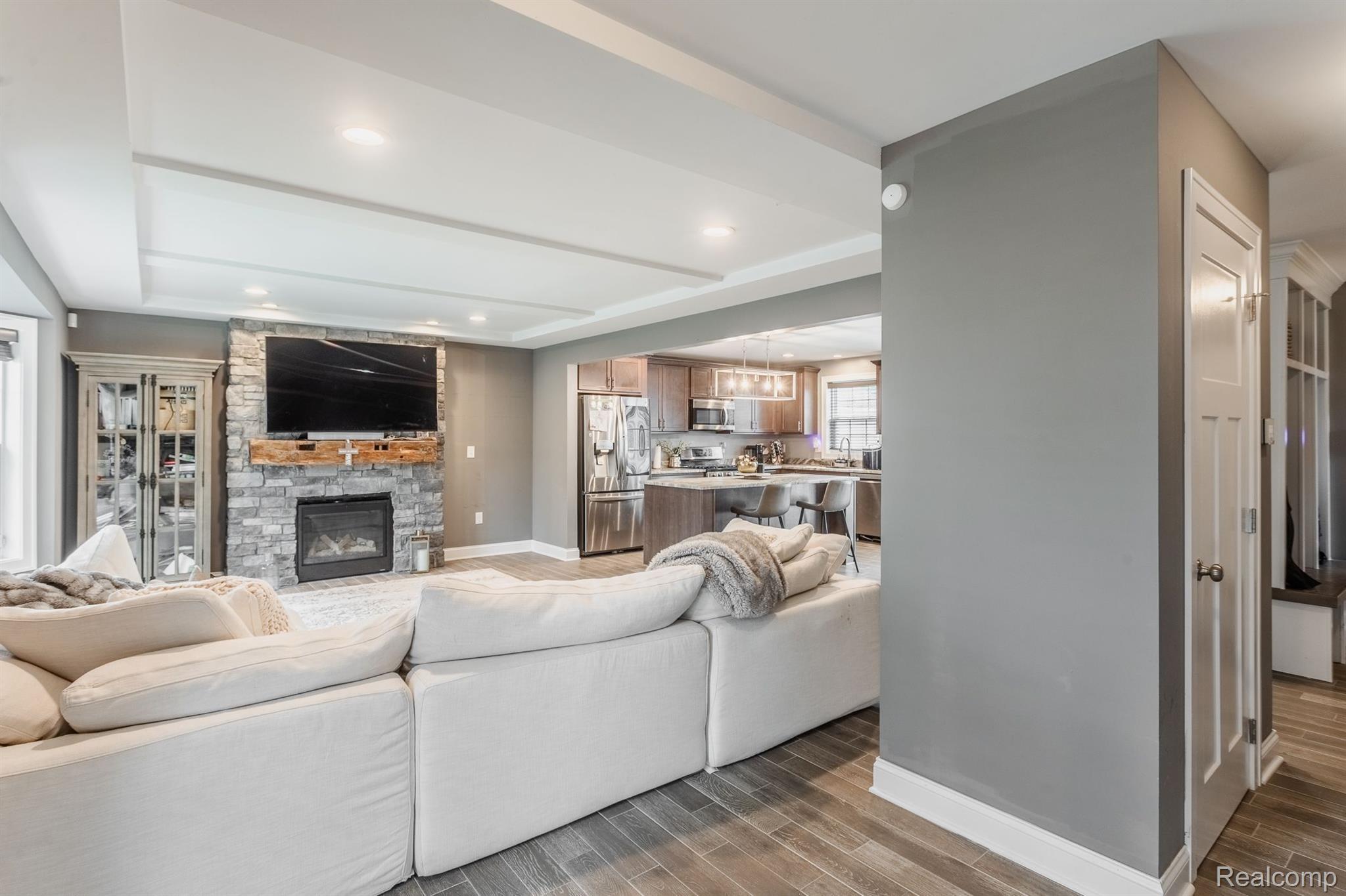 1686 BROWNING Street