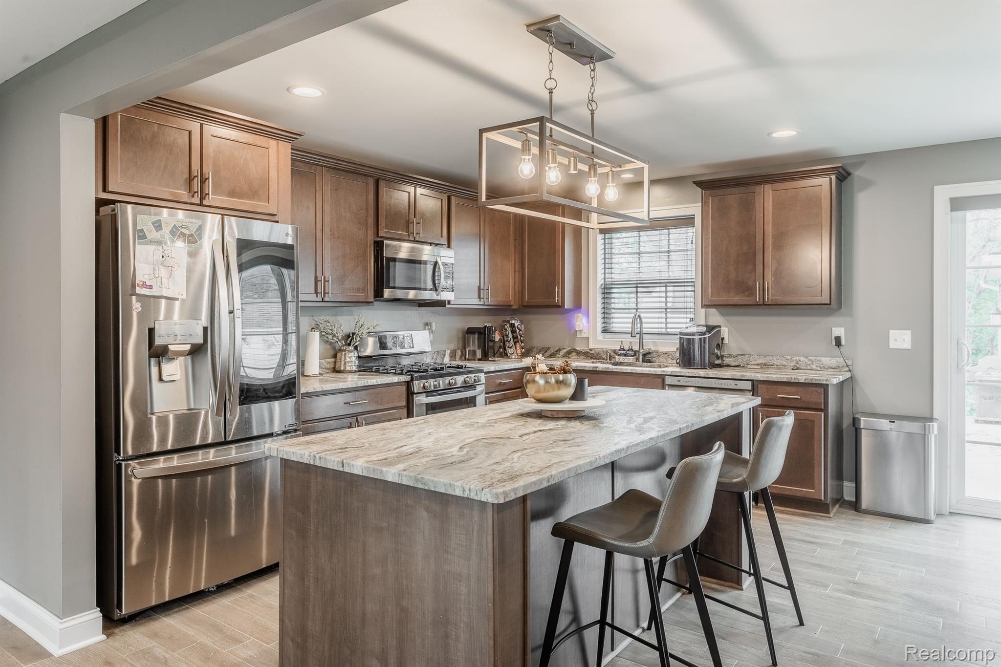 1686 BROWNING Street