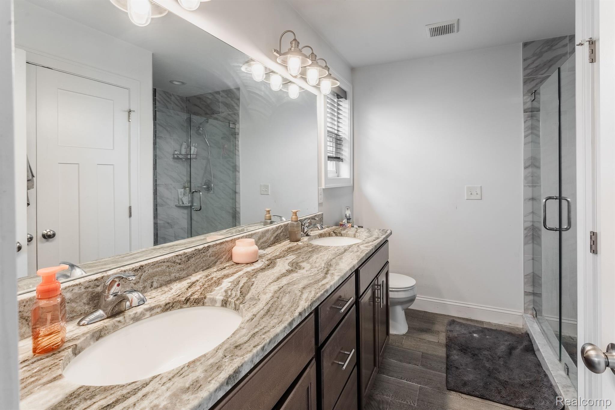 1686 BROWNING Street