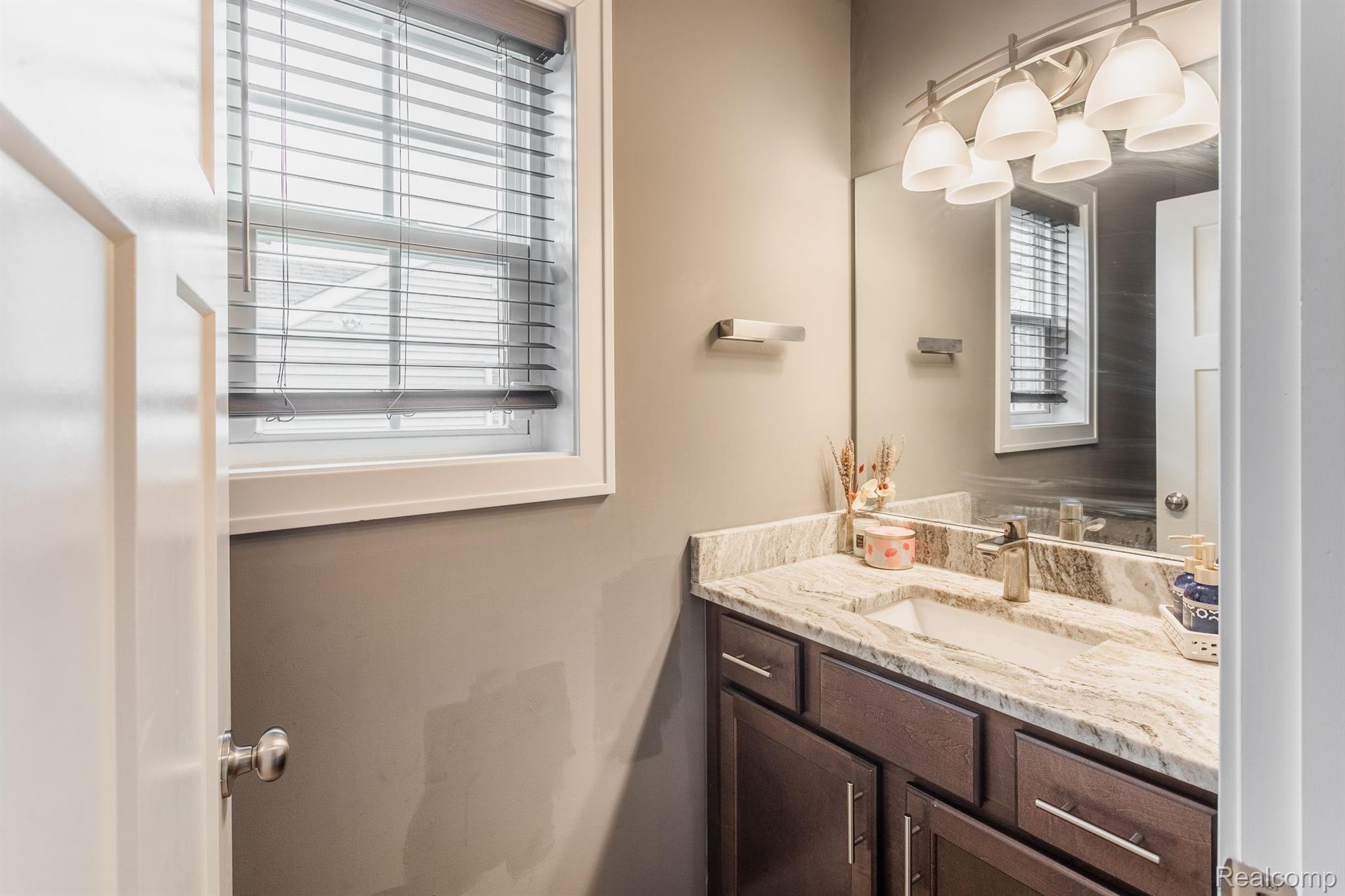 1686 BROWNING Street