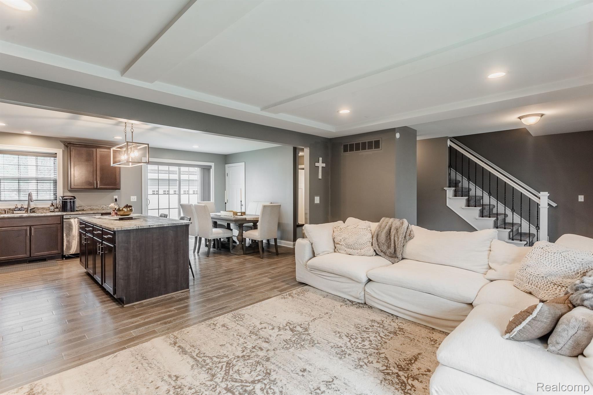 1686 BROWNING Street