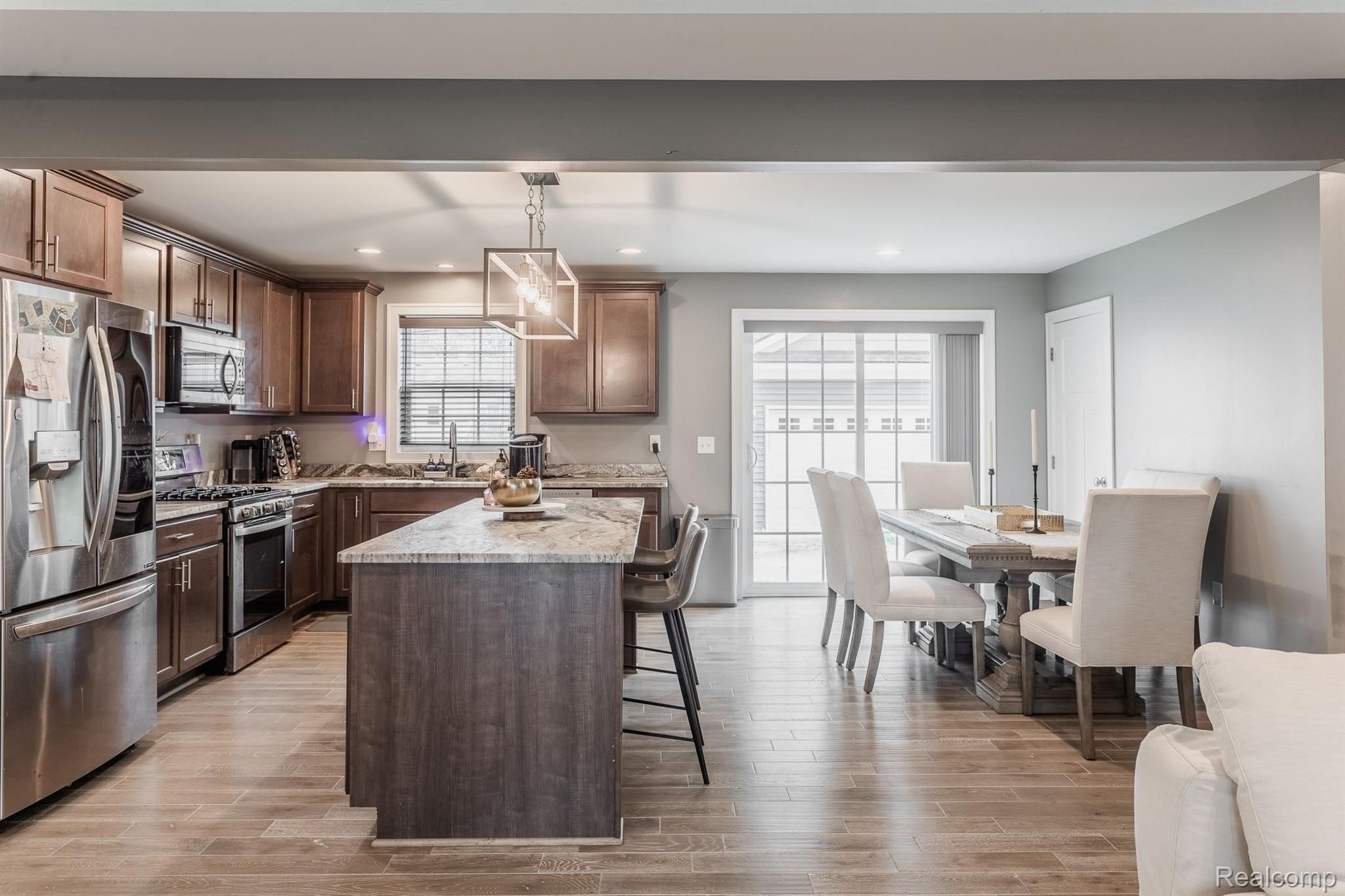 1686 BROWNING Street