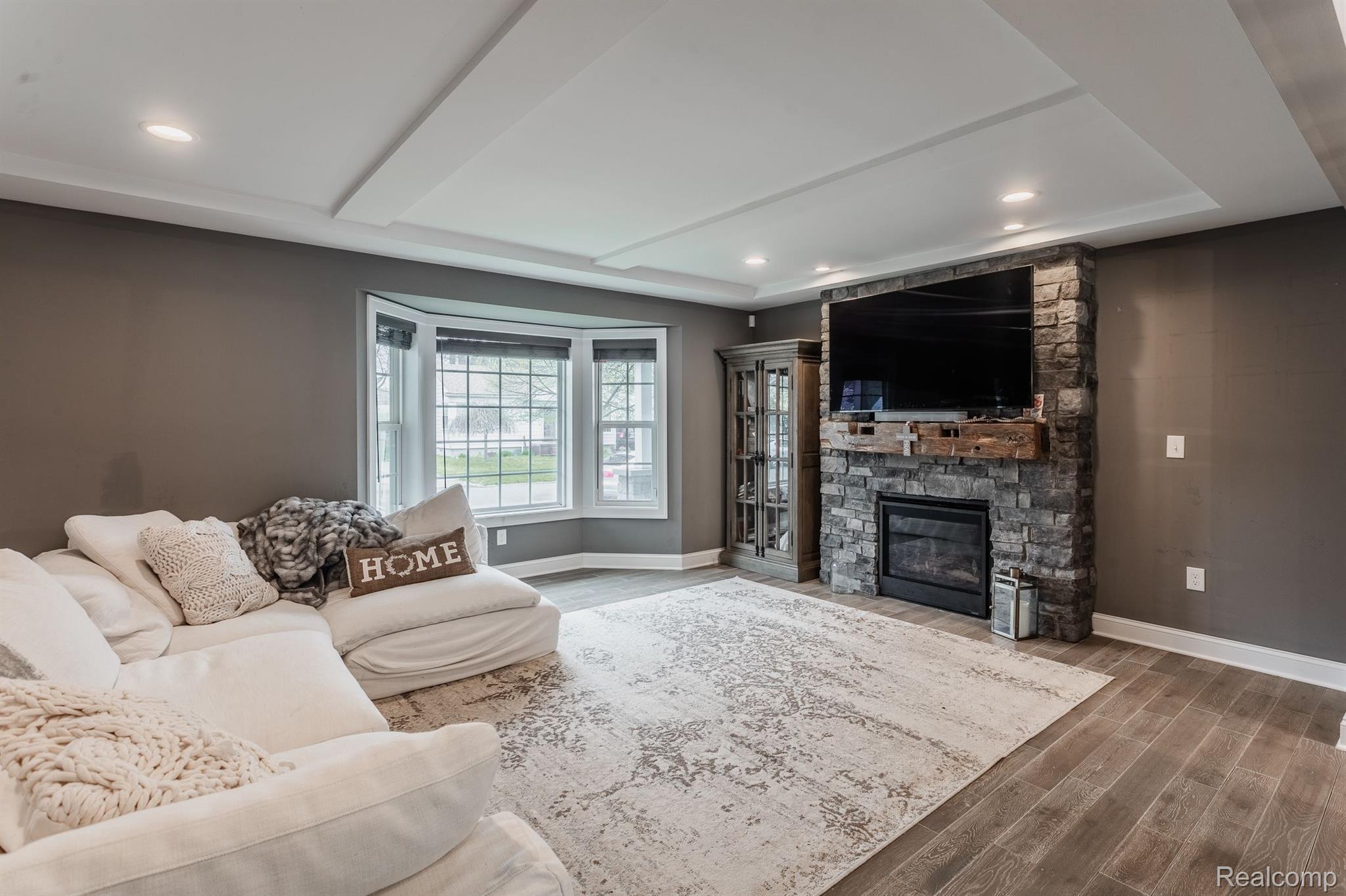 1686 BROWNING Street