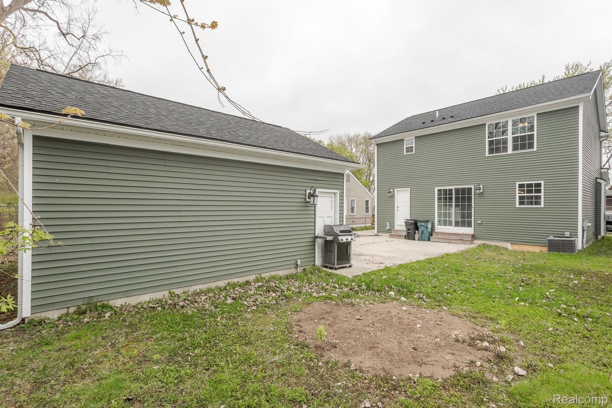 1686 BROWNING Street