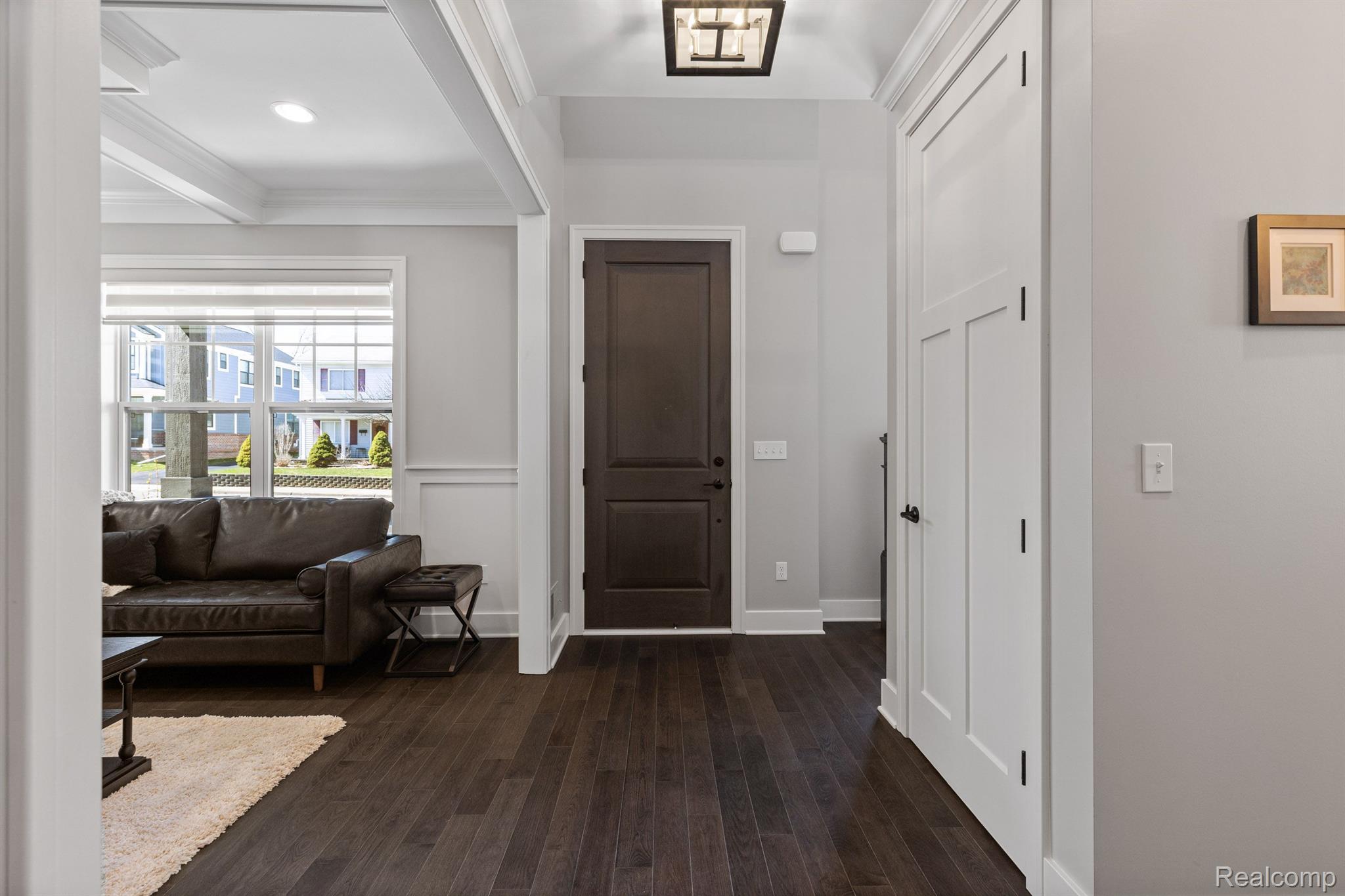 748 ELIZABETH Street