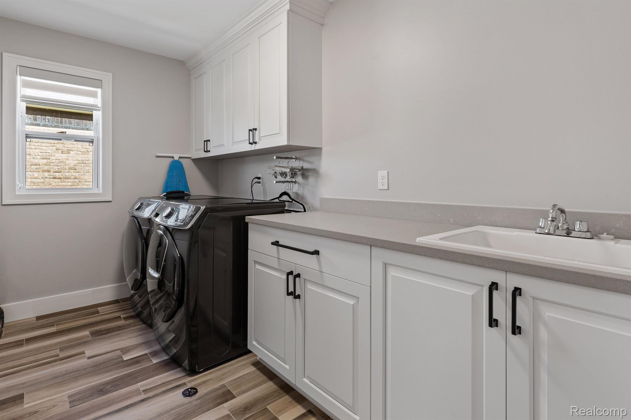 748 ELIZABETH Street