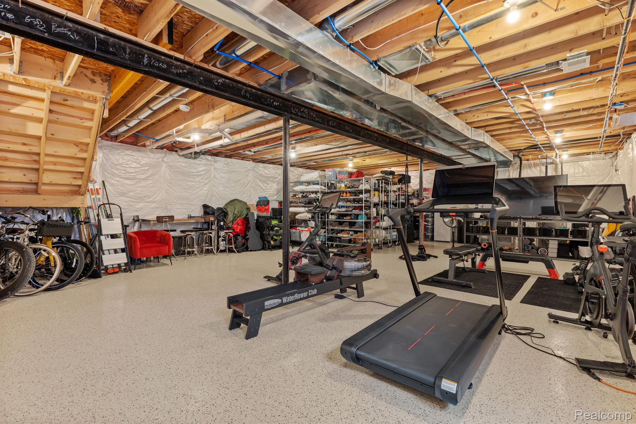 748 ELIZABETH Street