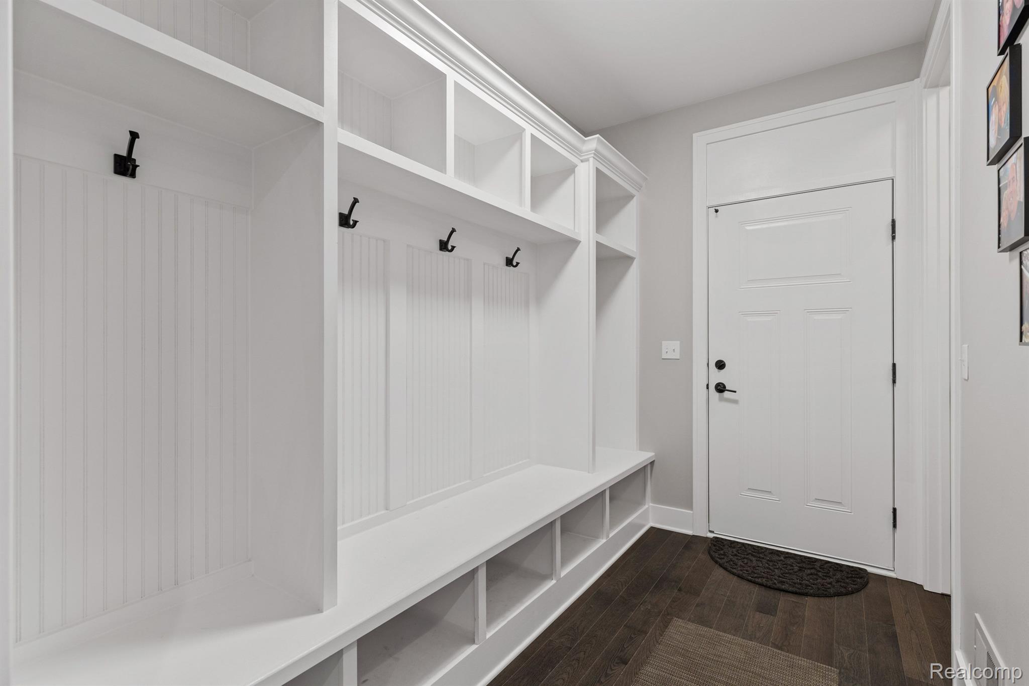 748 ELIZABETH Street