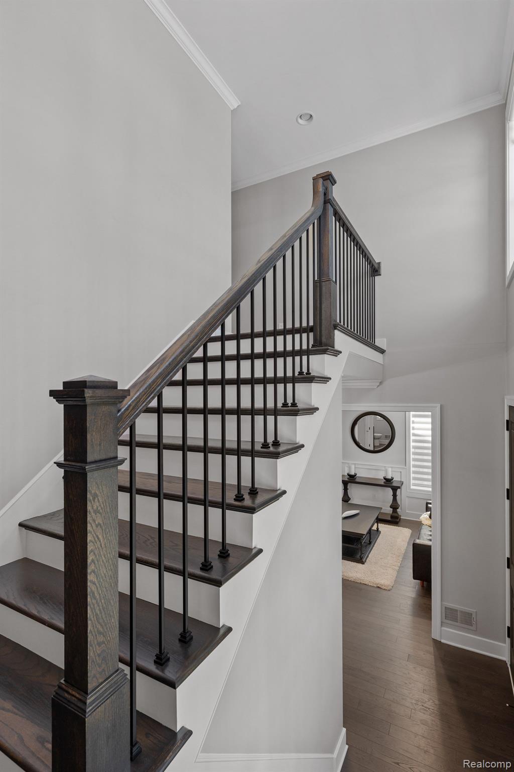 748 ELIZABETH Street