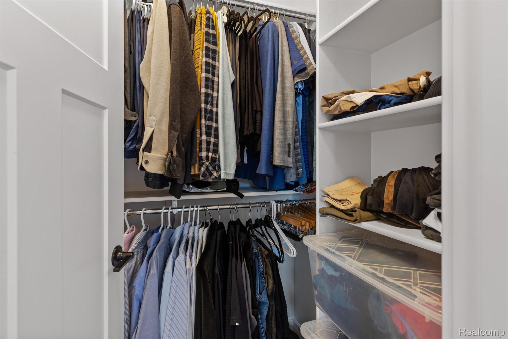 748 ELIZABETH Street