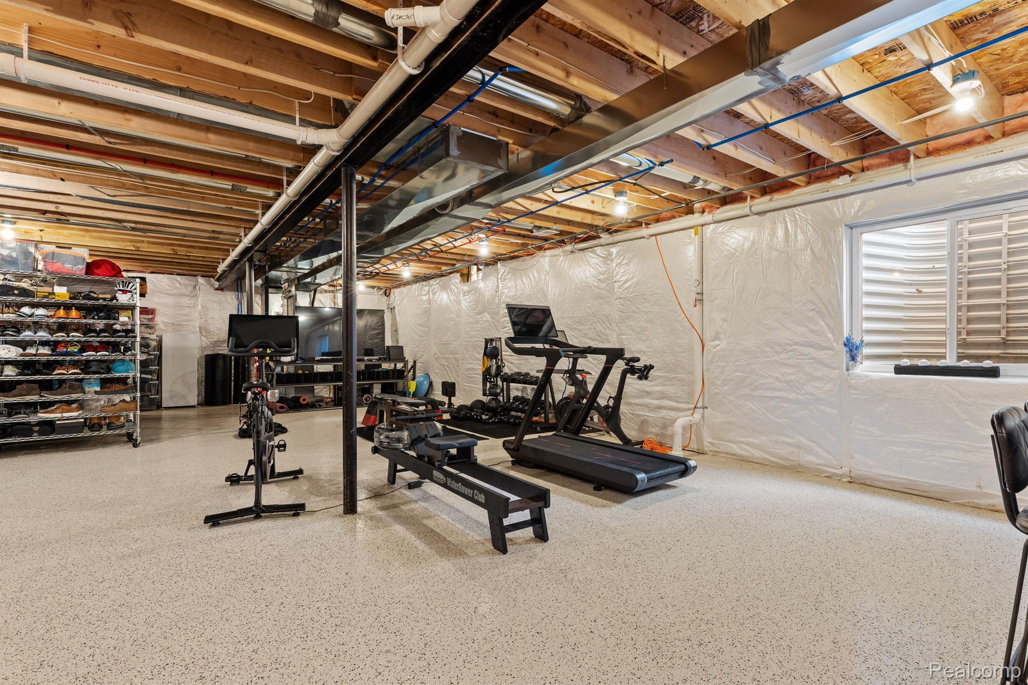 748 ELIZABETH Street