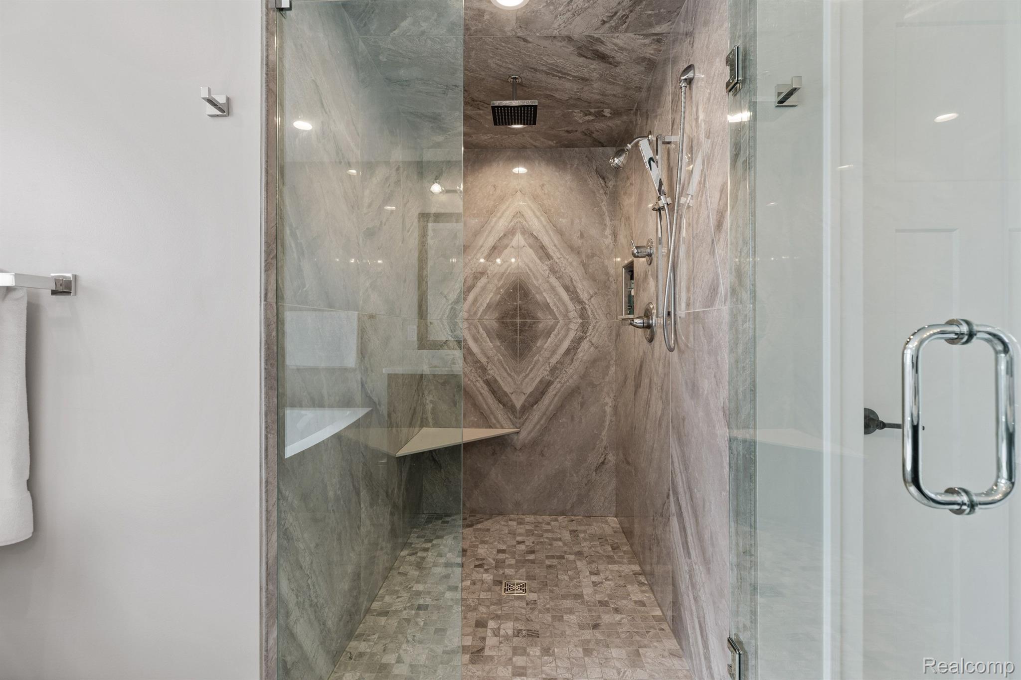 748 ELIZABETH Street