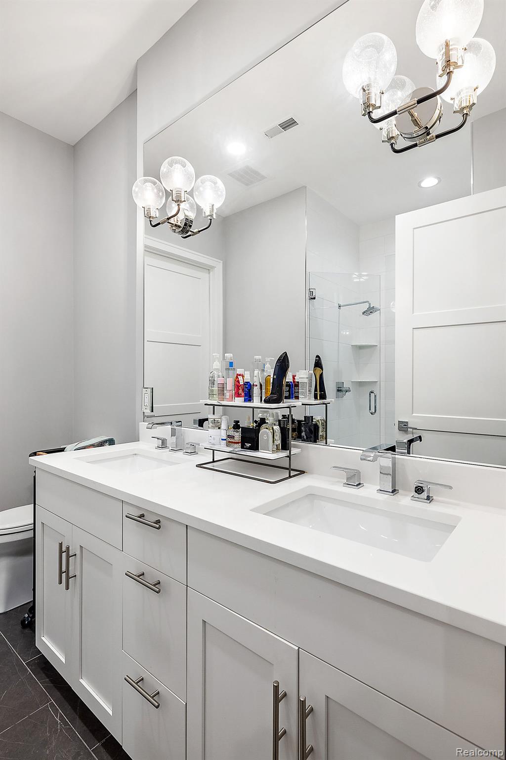 1021 S Washington Avenue B