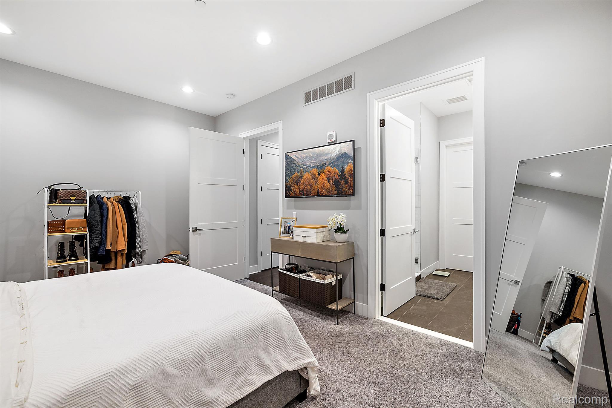 1021 S Washington Avenue B