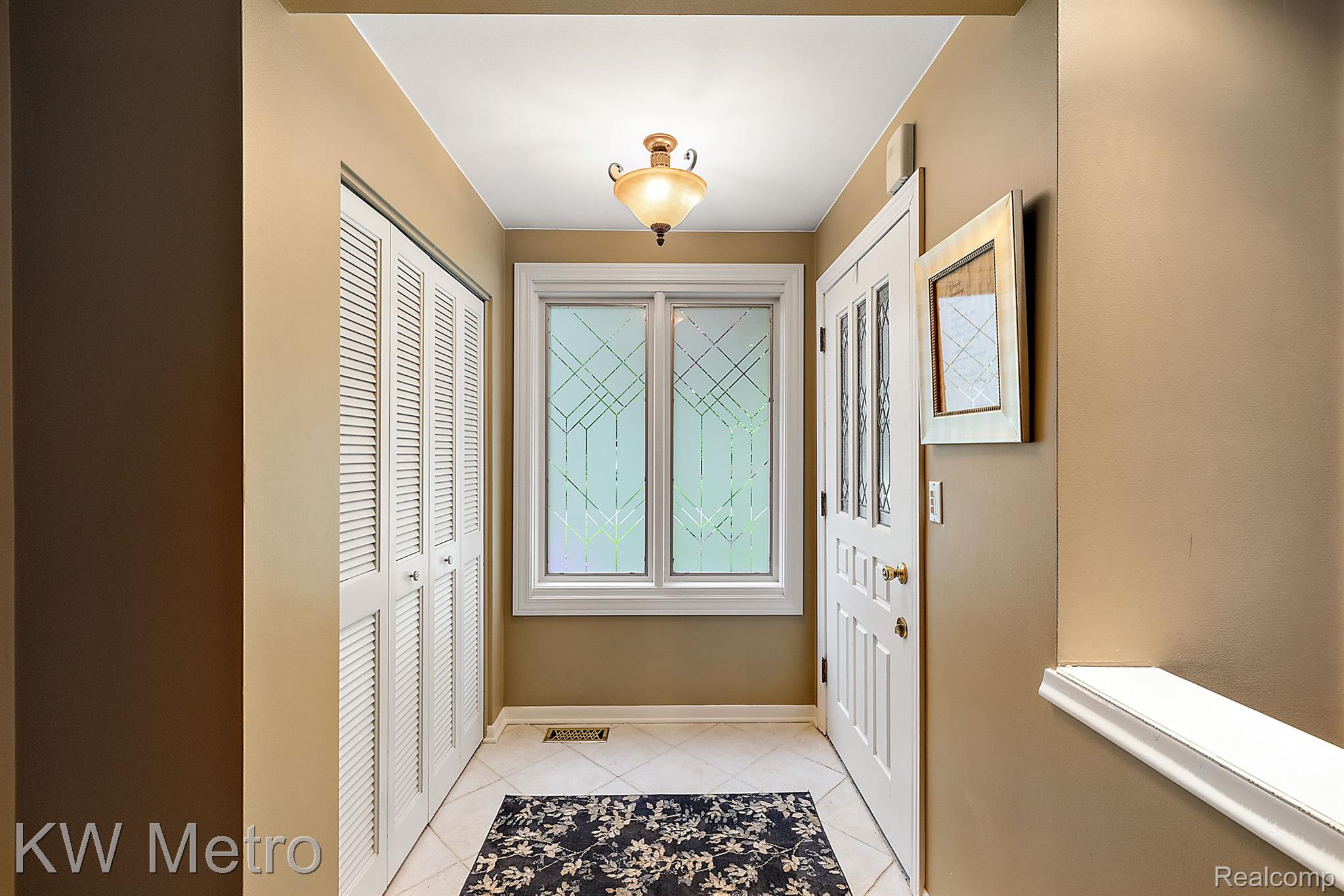 2140 AVONCREST Drive