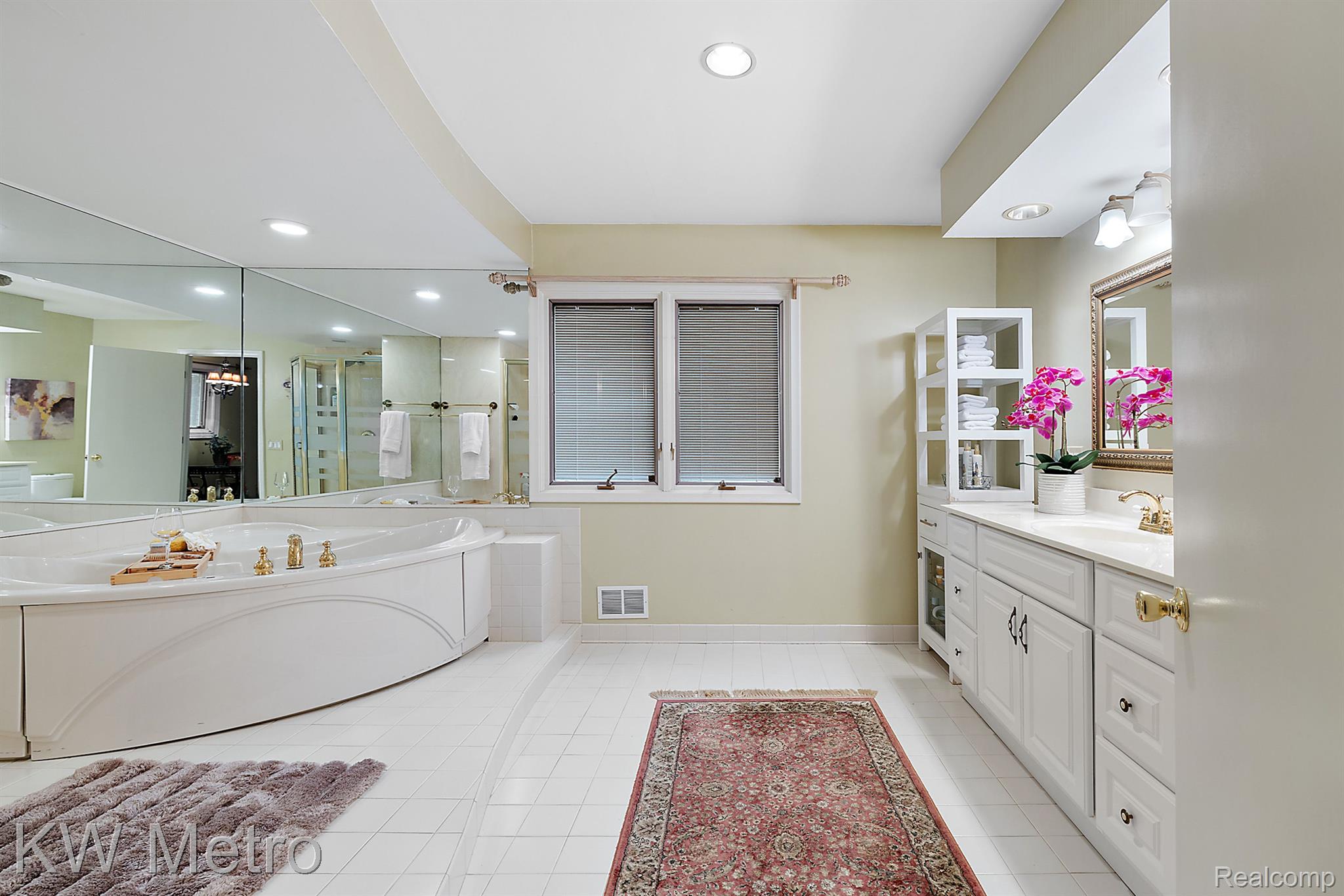 2140 AVONCREST Drive