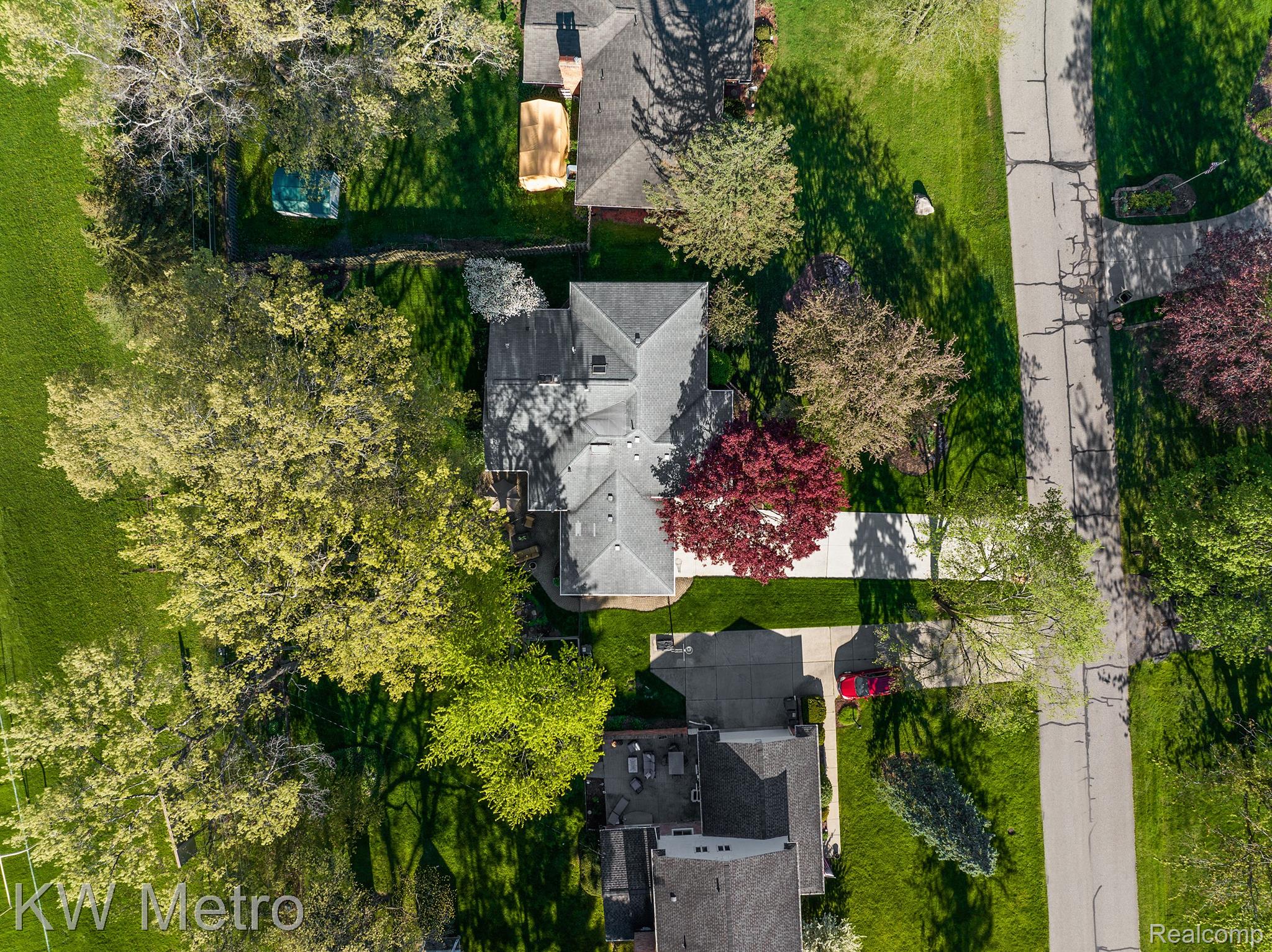 2140 AVONCREST Drive