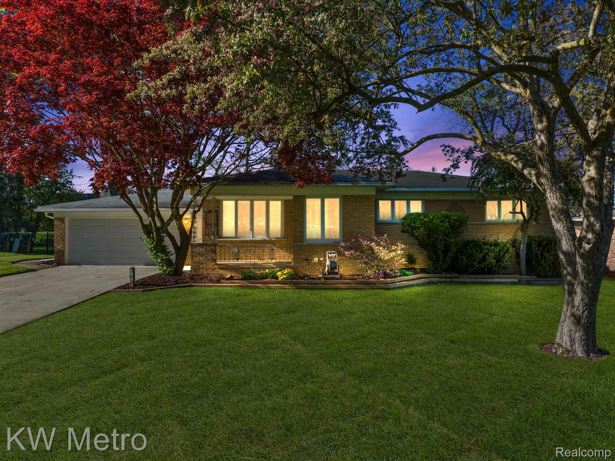 2140 AVONCREST Drive