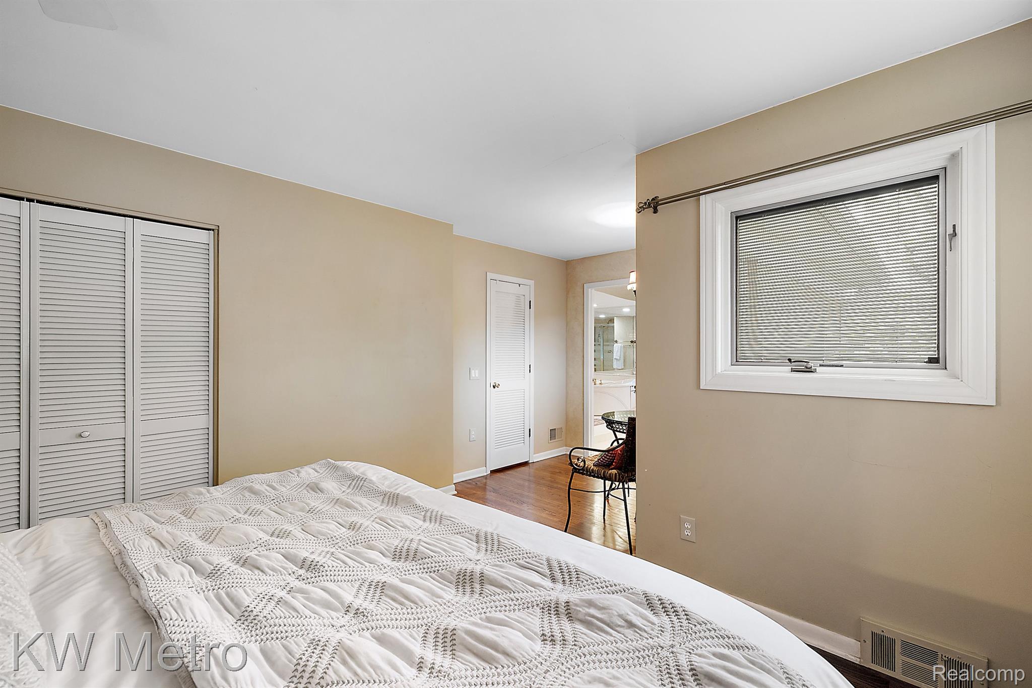 2140 AVONCREST Drive