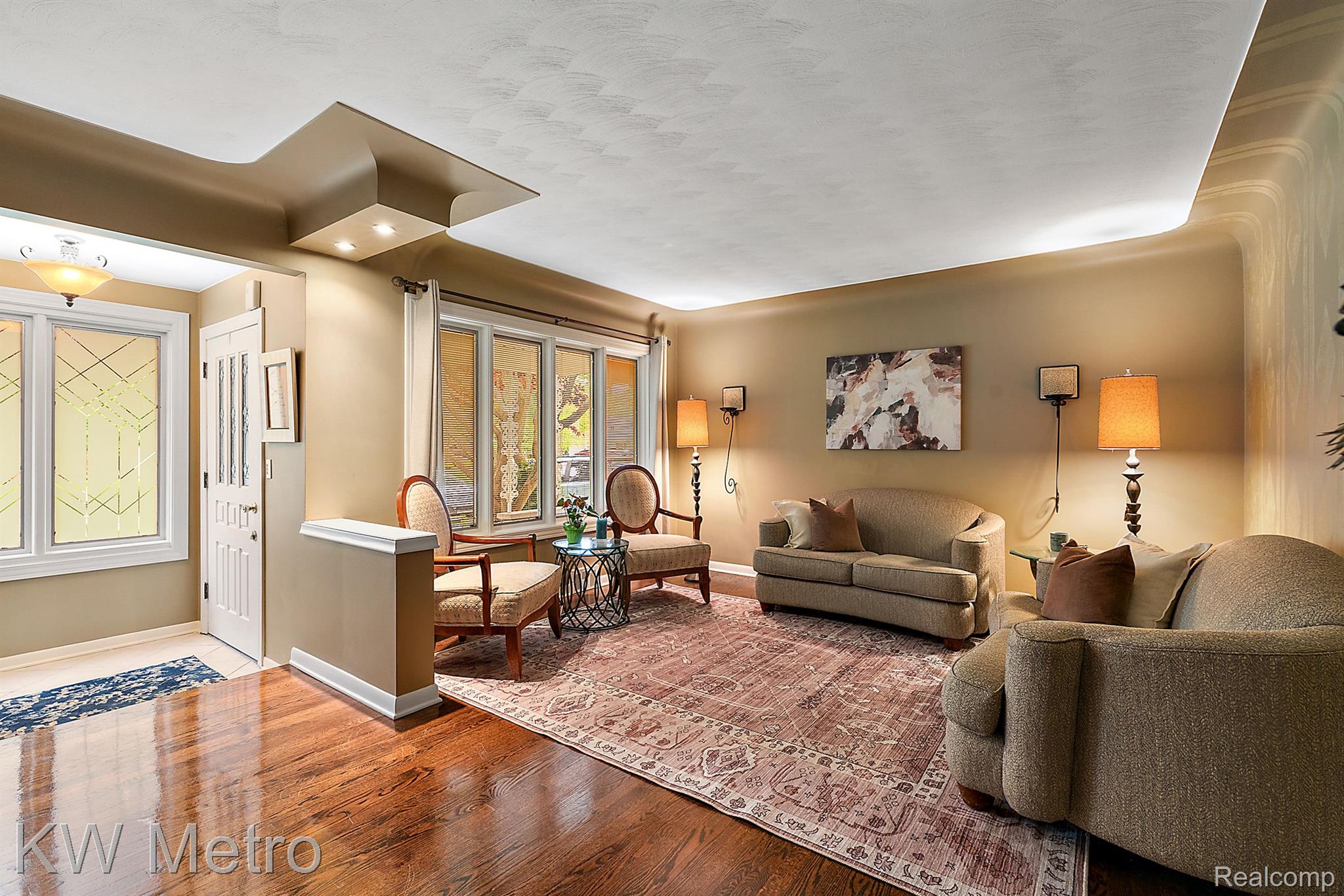 2140 AVONCREST Drive