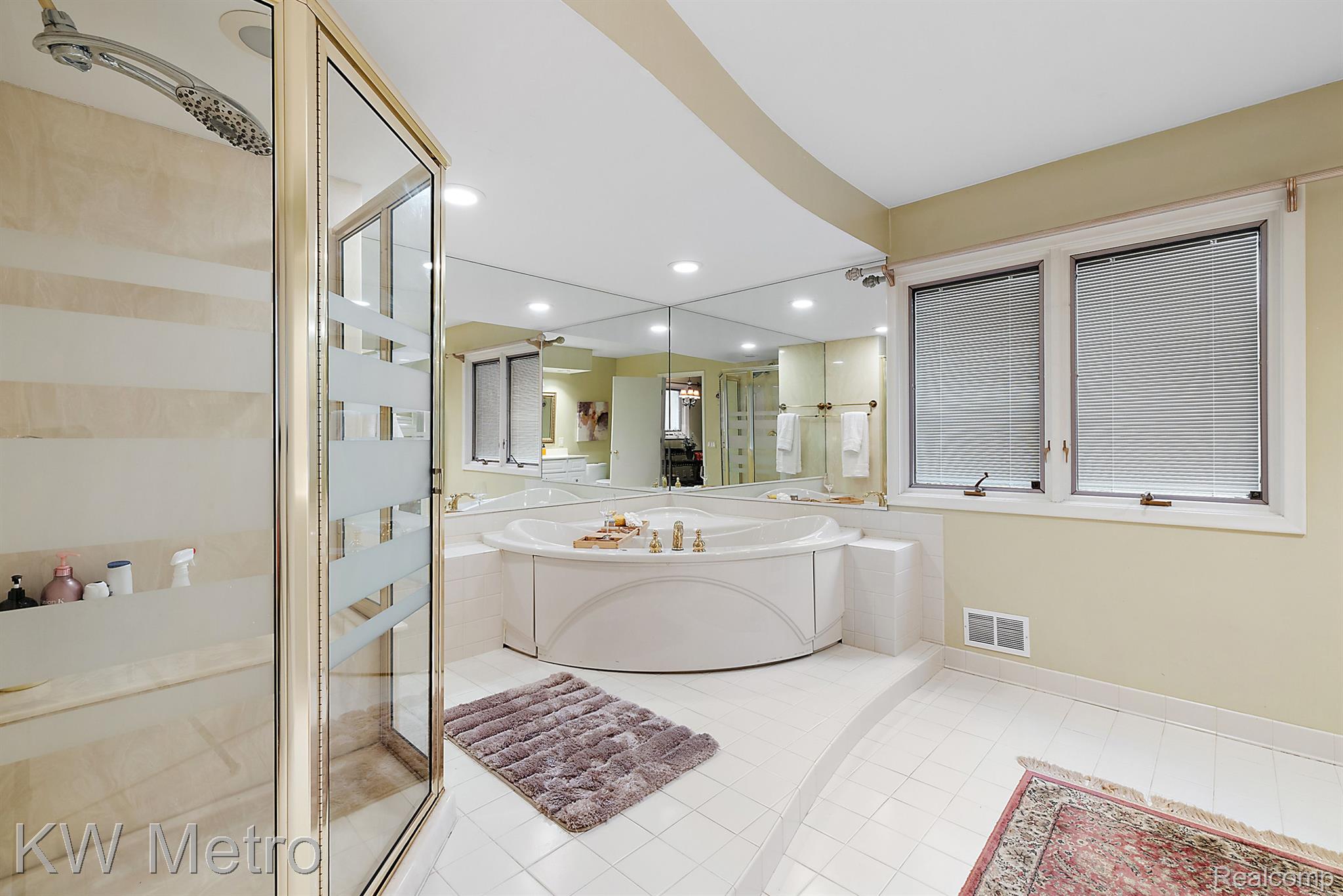 2140 AVONCREST Drive