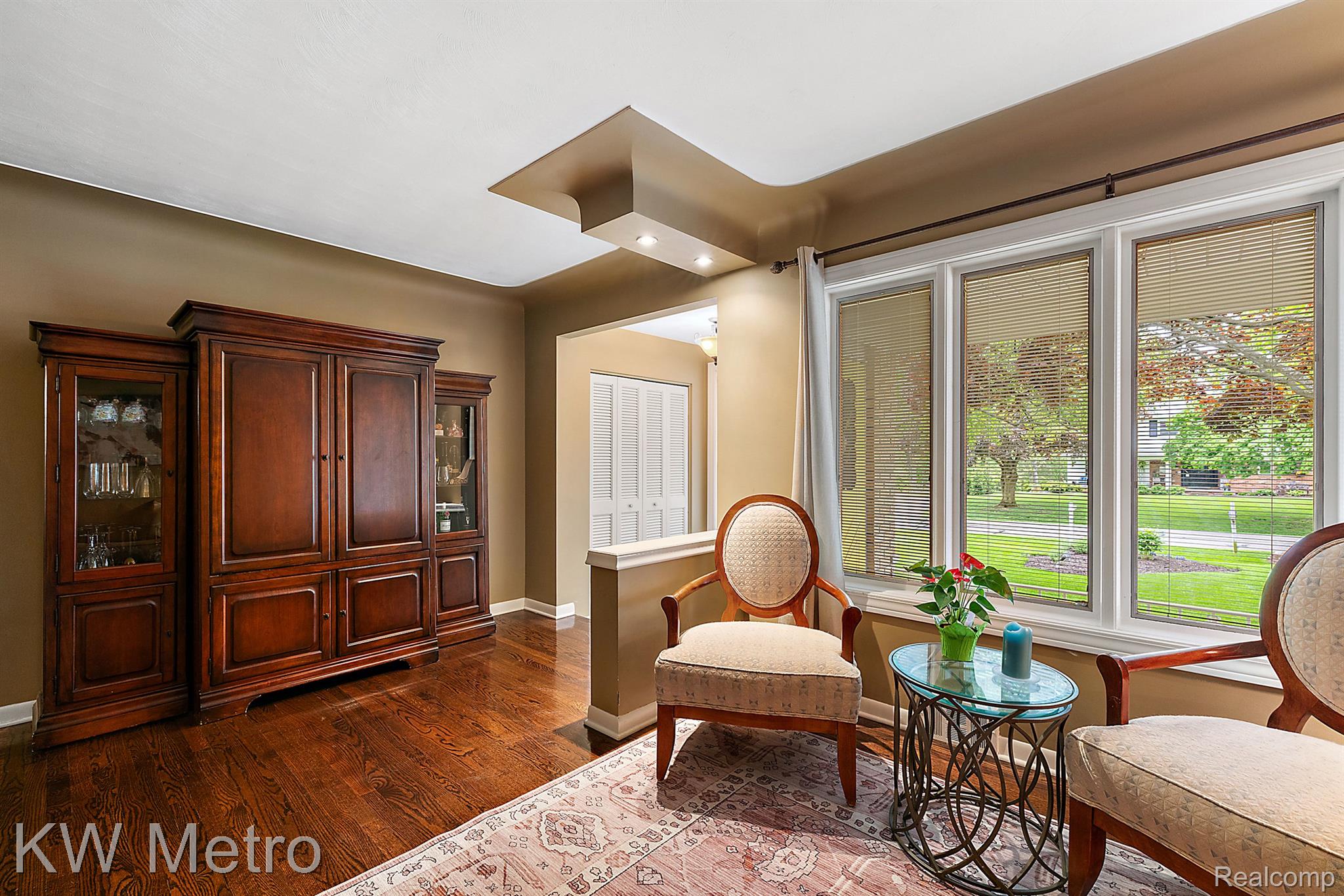 2140 AVONCREST Drive