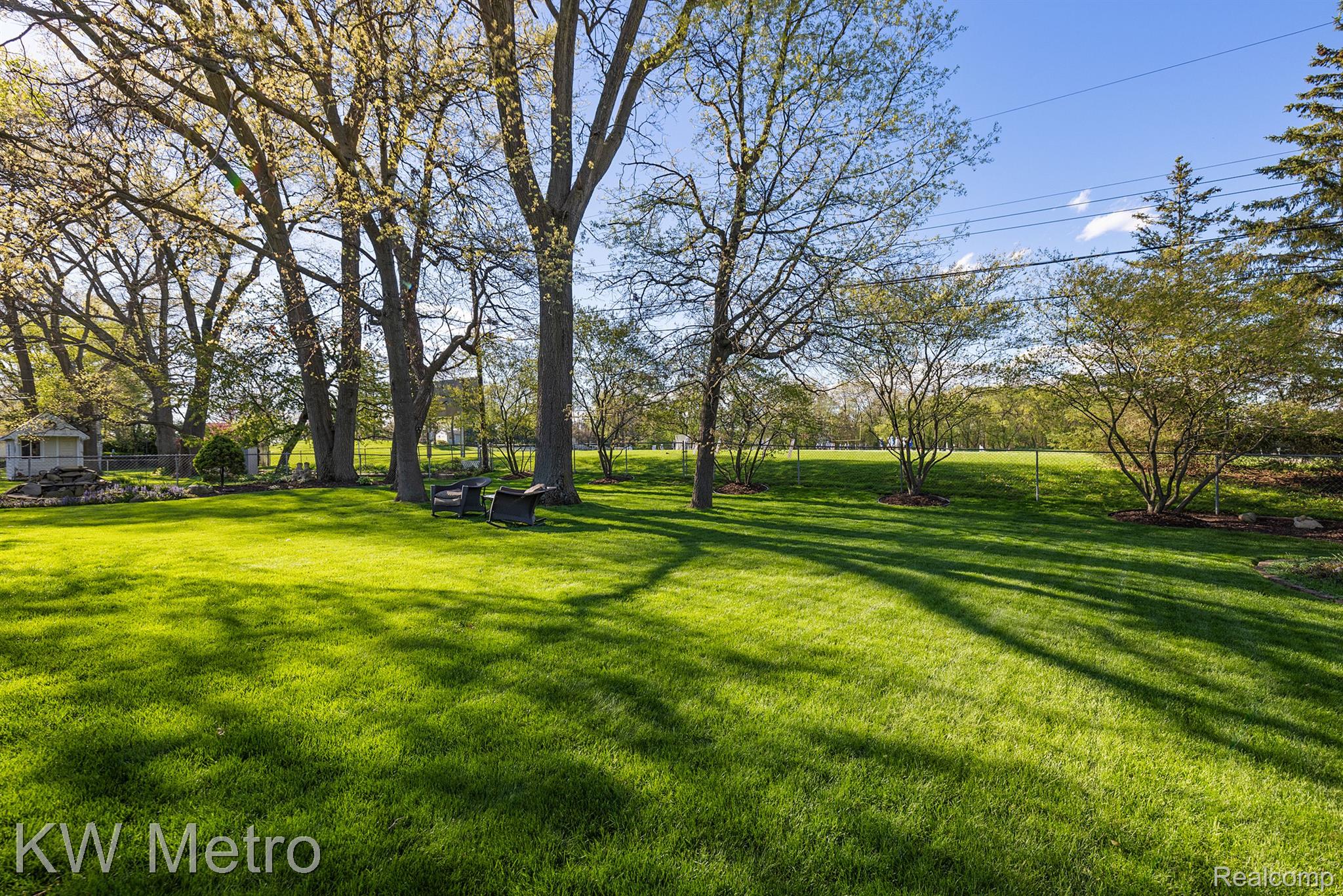 2140 AVONCREST Drive