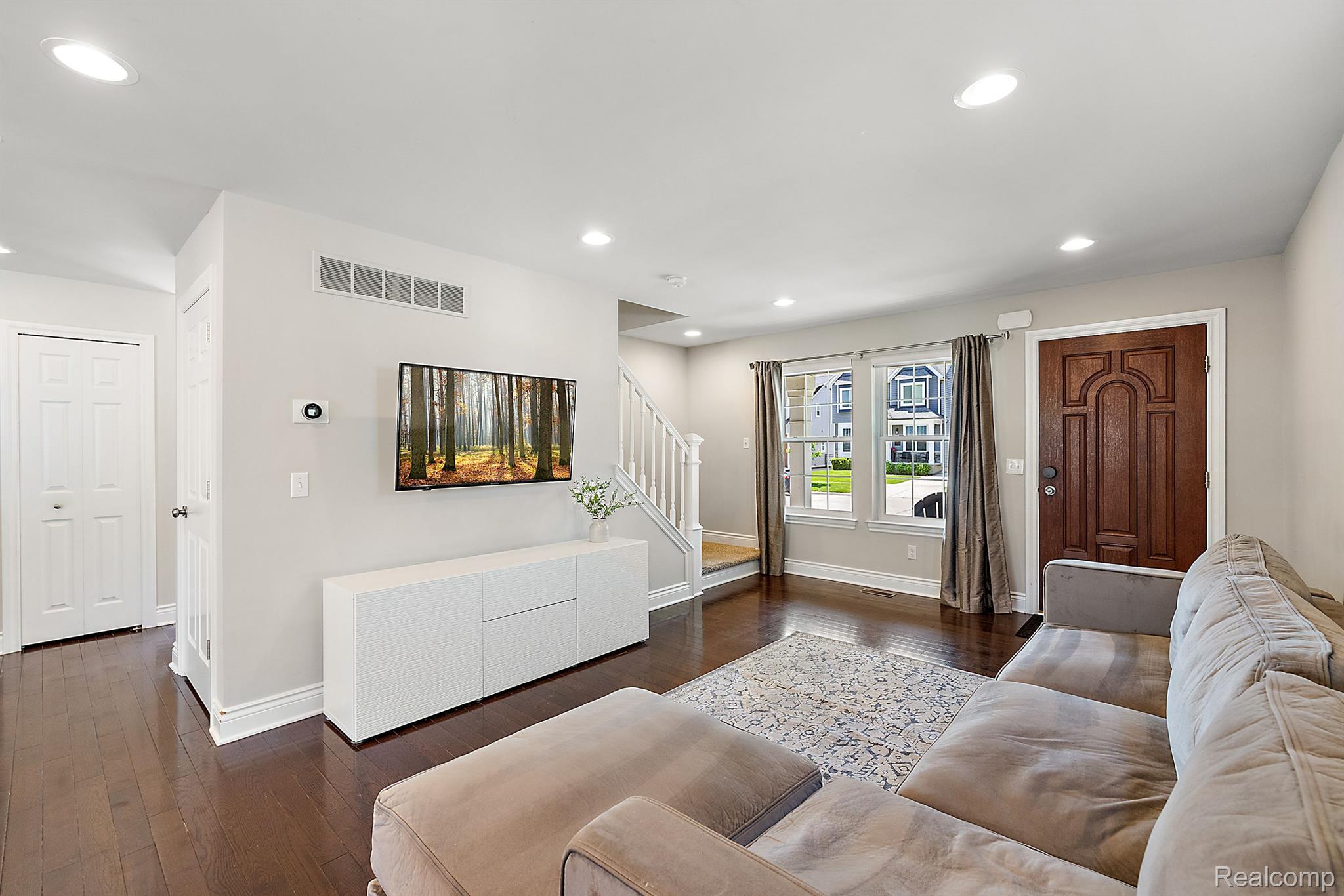 3974 BUCKINGHAM Avenue