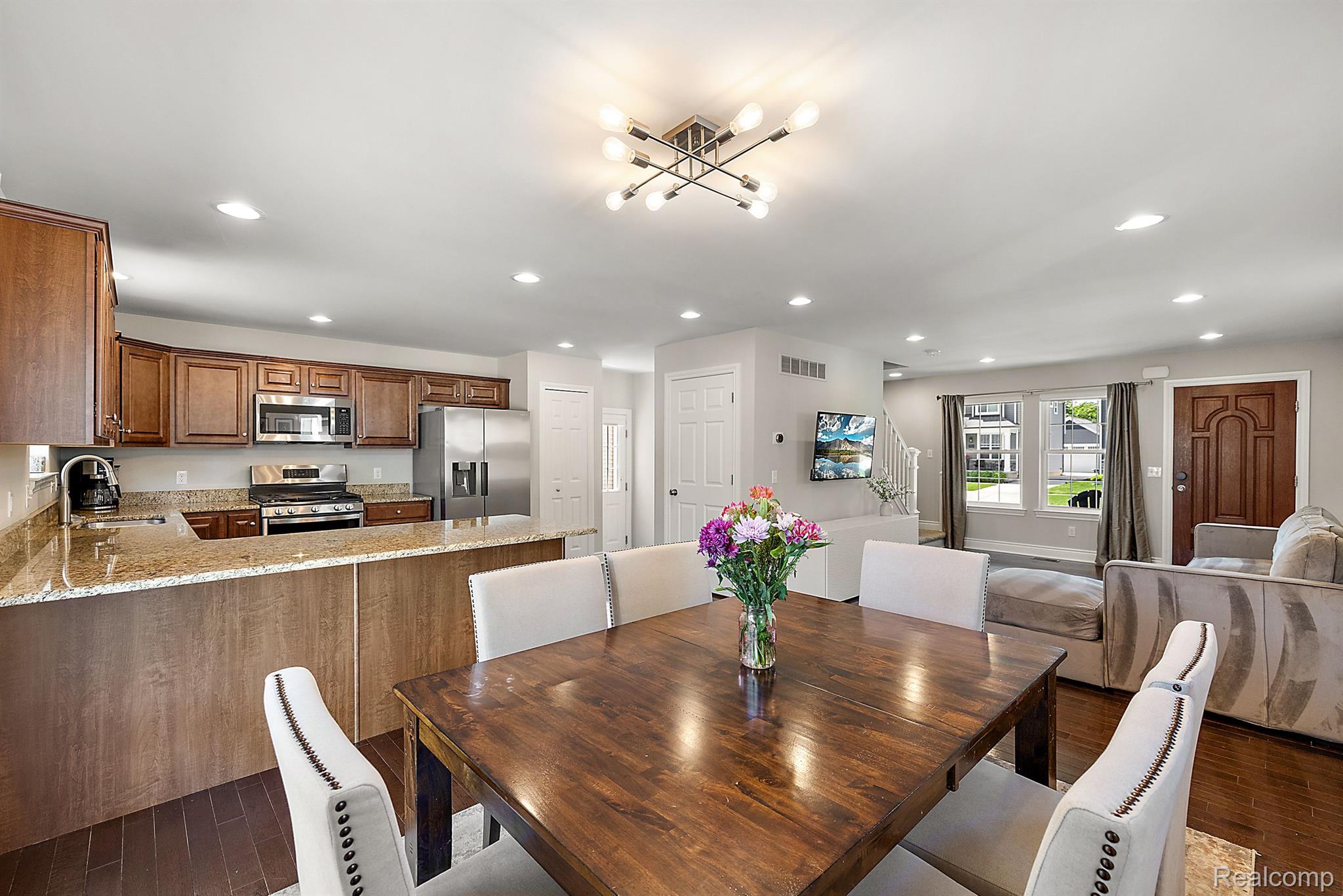 3974 BUCKINGHAM Avenue