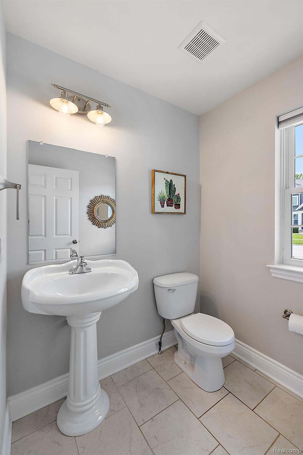 3974 BUCKINGHAM Avenue