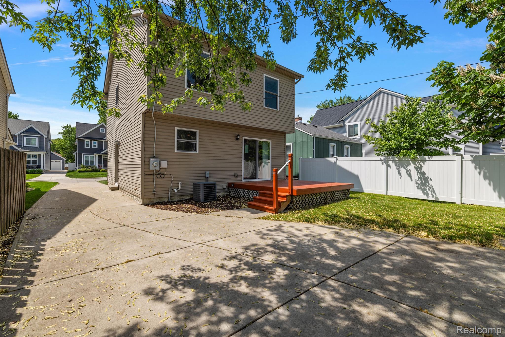 3974 BUCKINGHAM Avenue