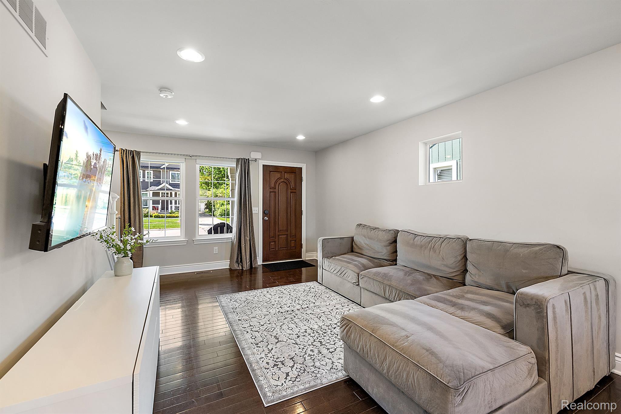 3974 BUCKINGHAM Avenue