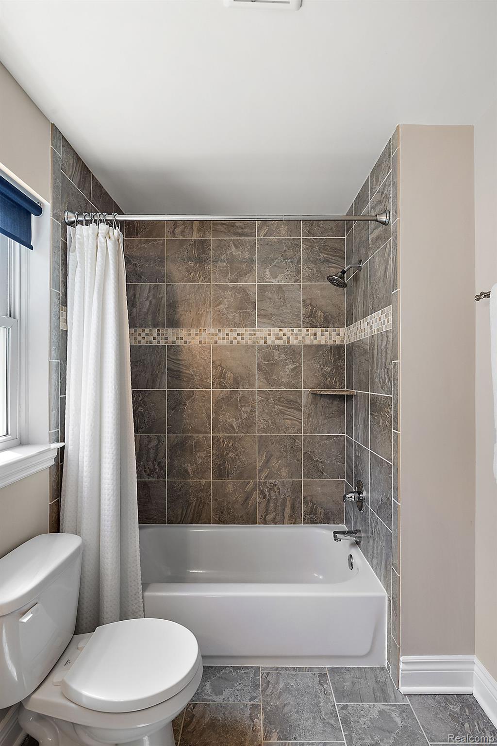 3974 BUCKINGHAM Avenue