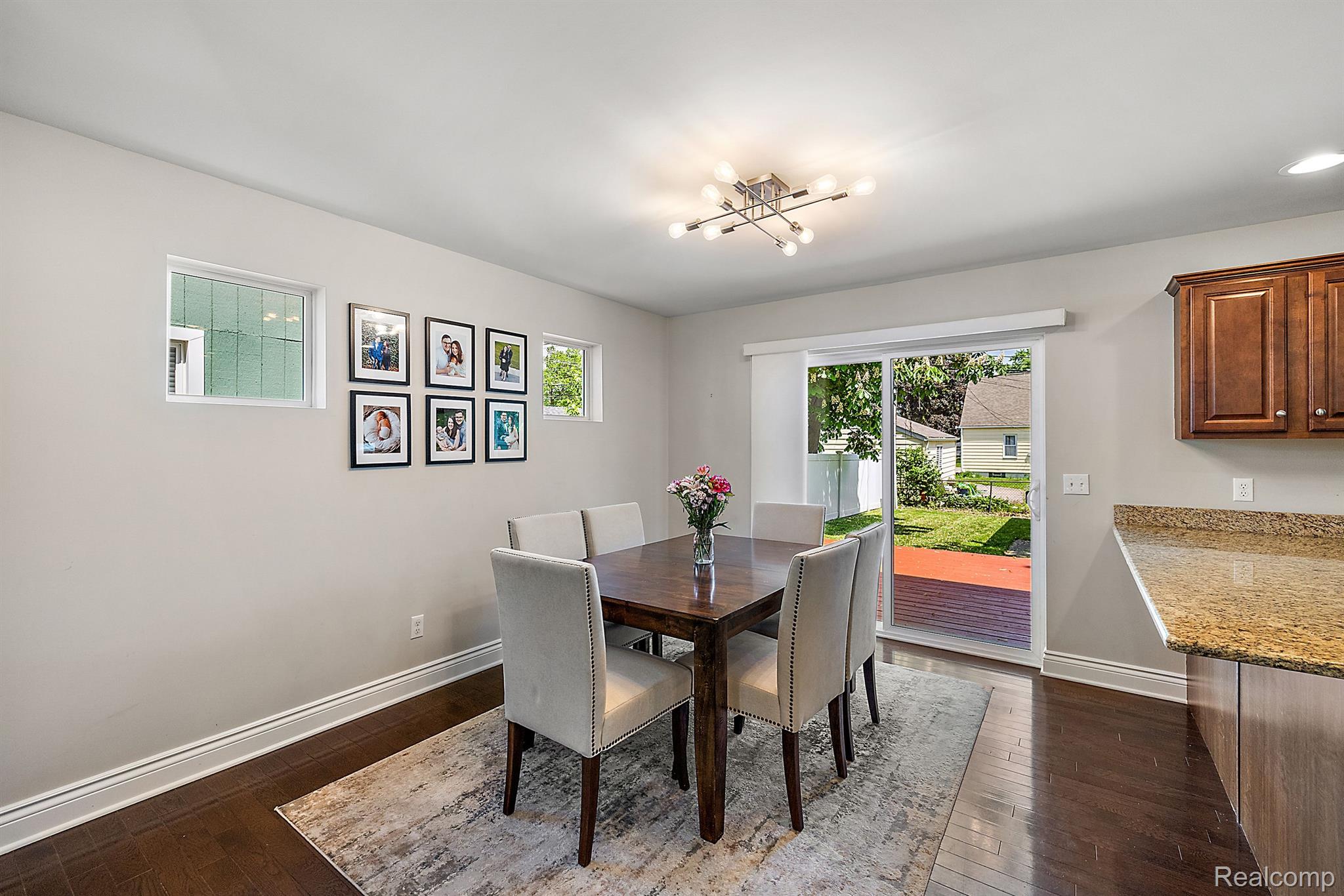 3974 BUCKINGHAM Avenue