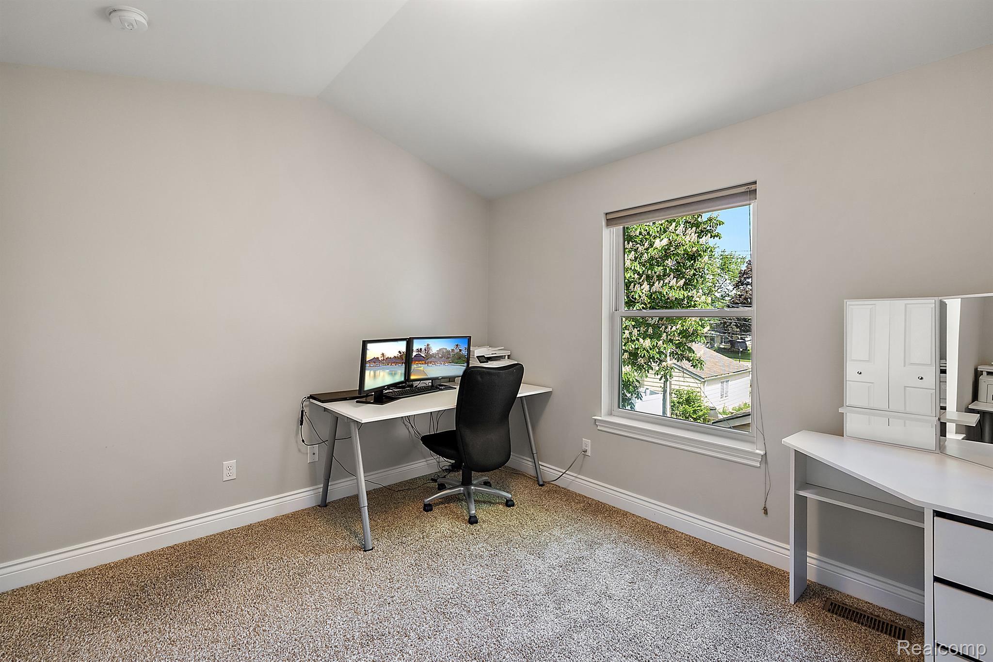 3974 BUCKINGHAM Avenue