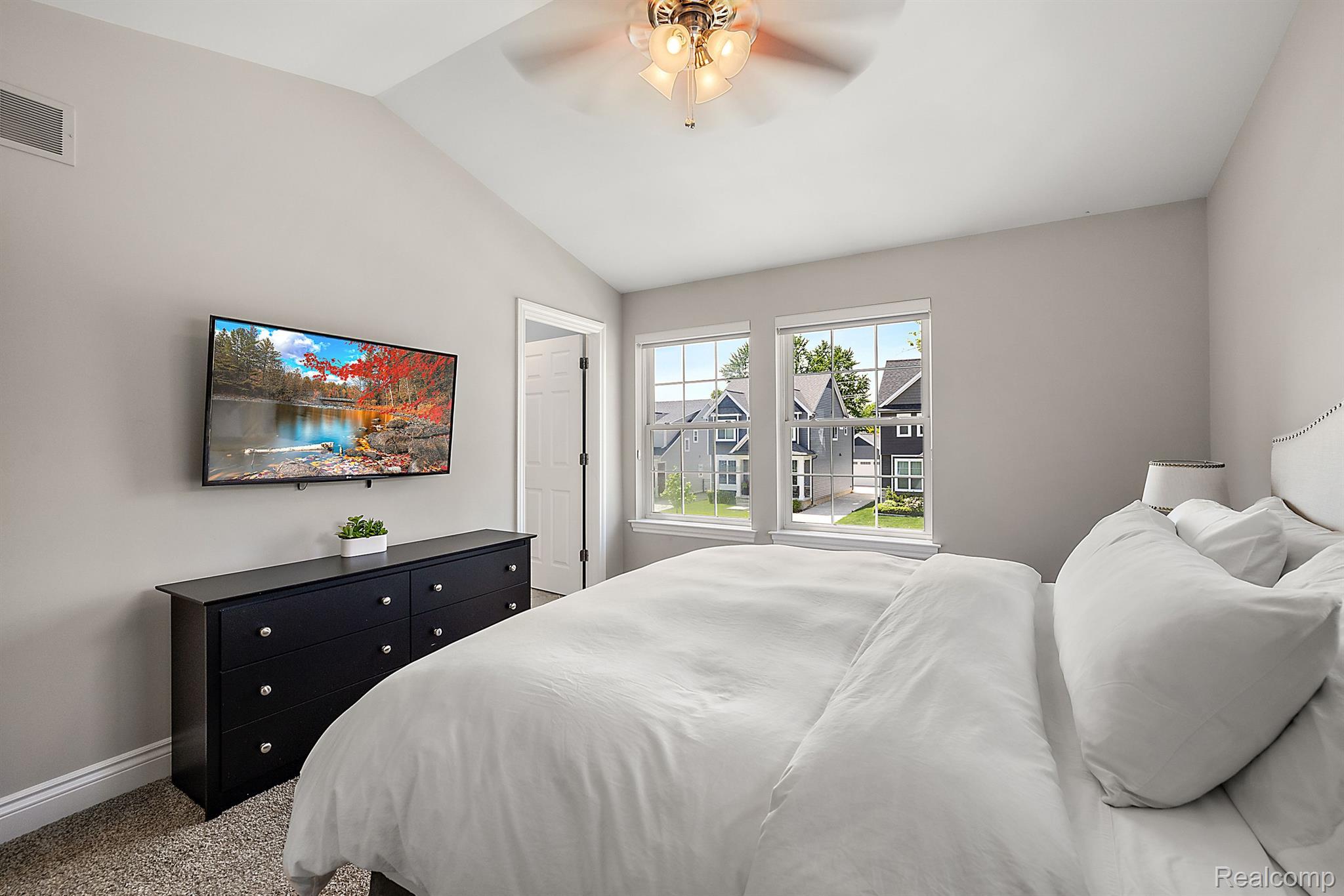 3974 BUCKINGHAM Avenue