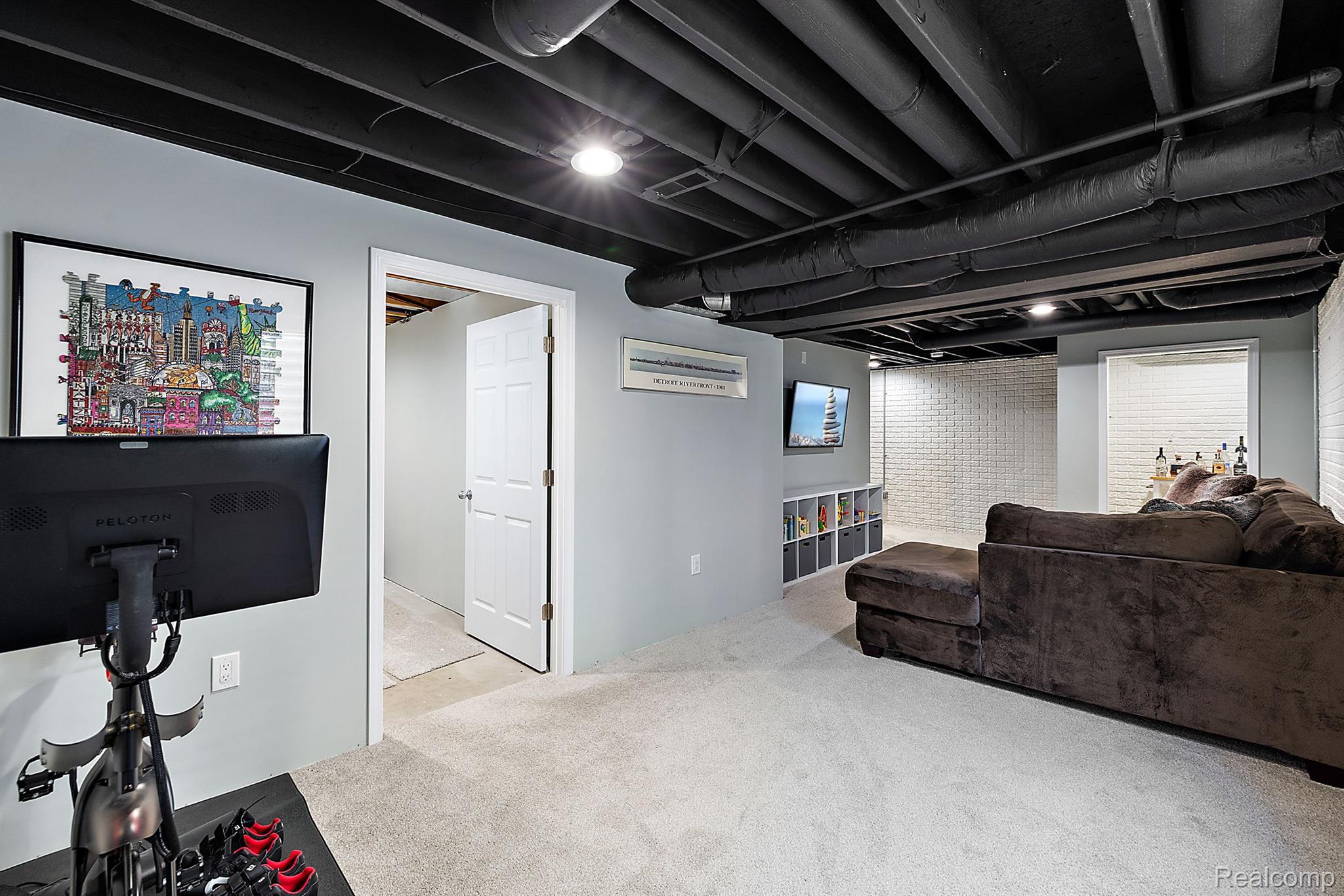 3974 BUCKINGHAM Avenue